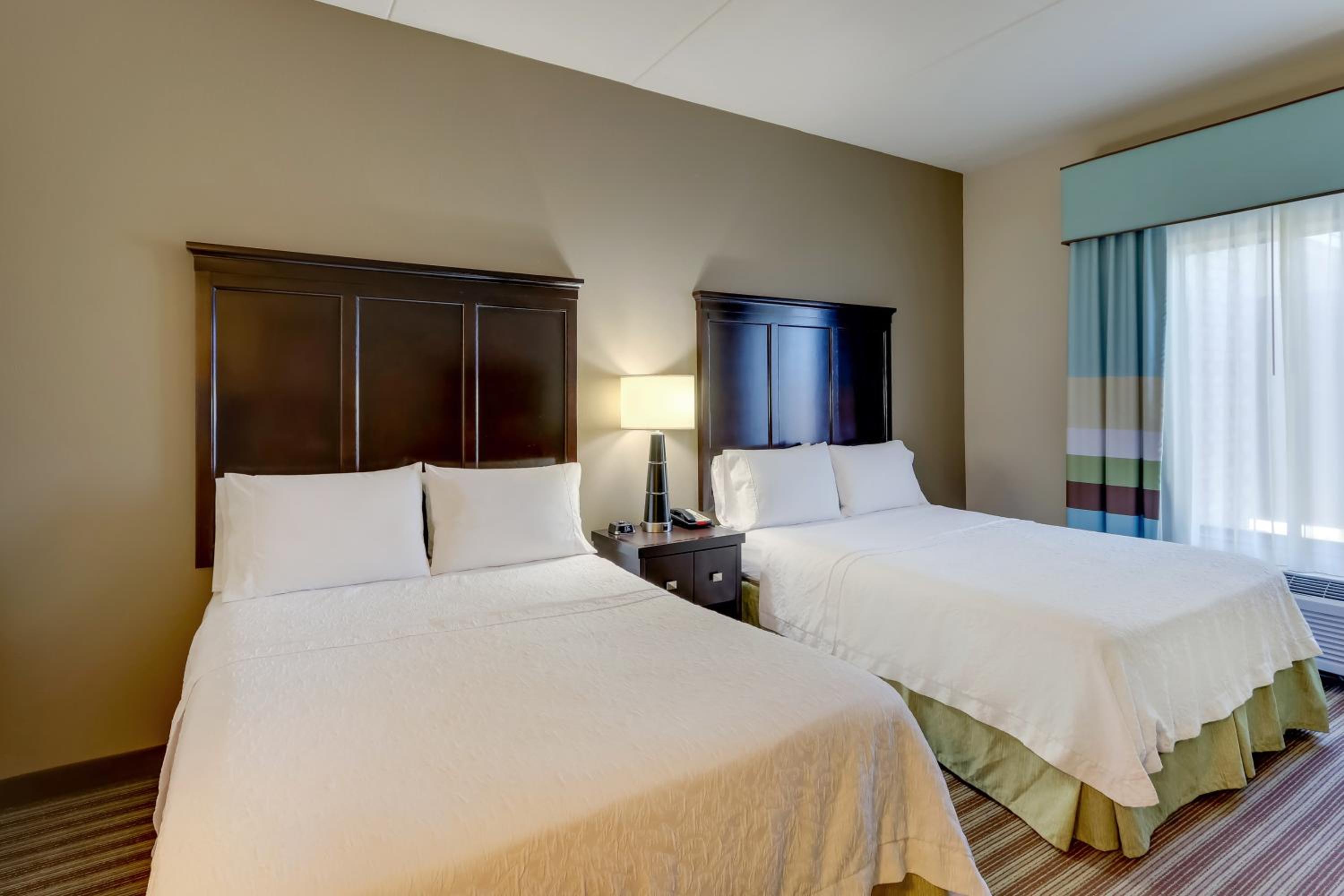 Queen Room with Two Queen Beds - Mobility and Hearing Access/Non-Smoking - Photo 4