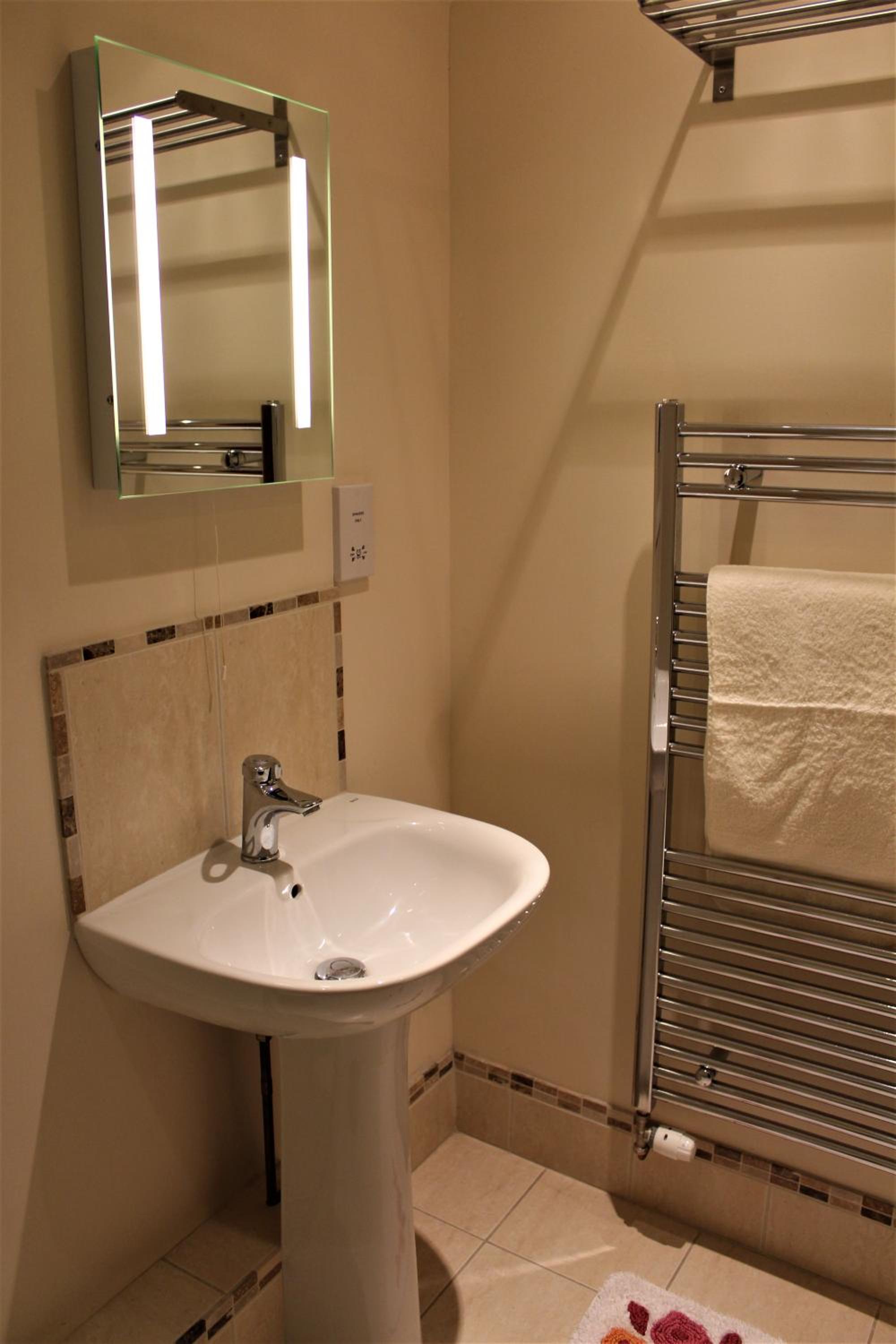 Two-Bedroom Apartment - Pets allowed - Photo 6
