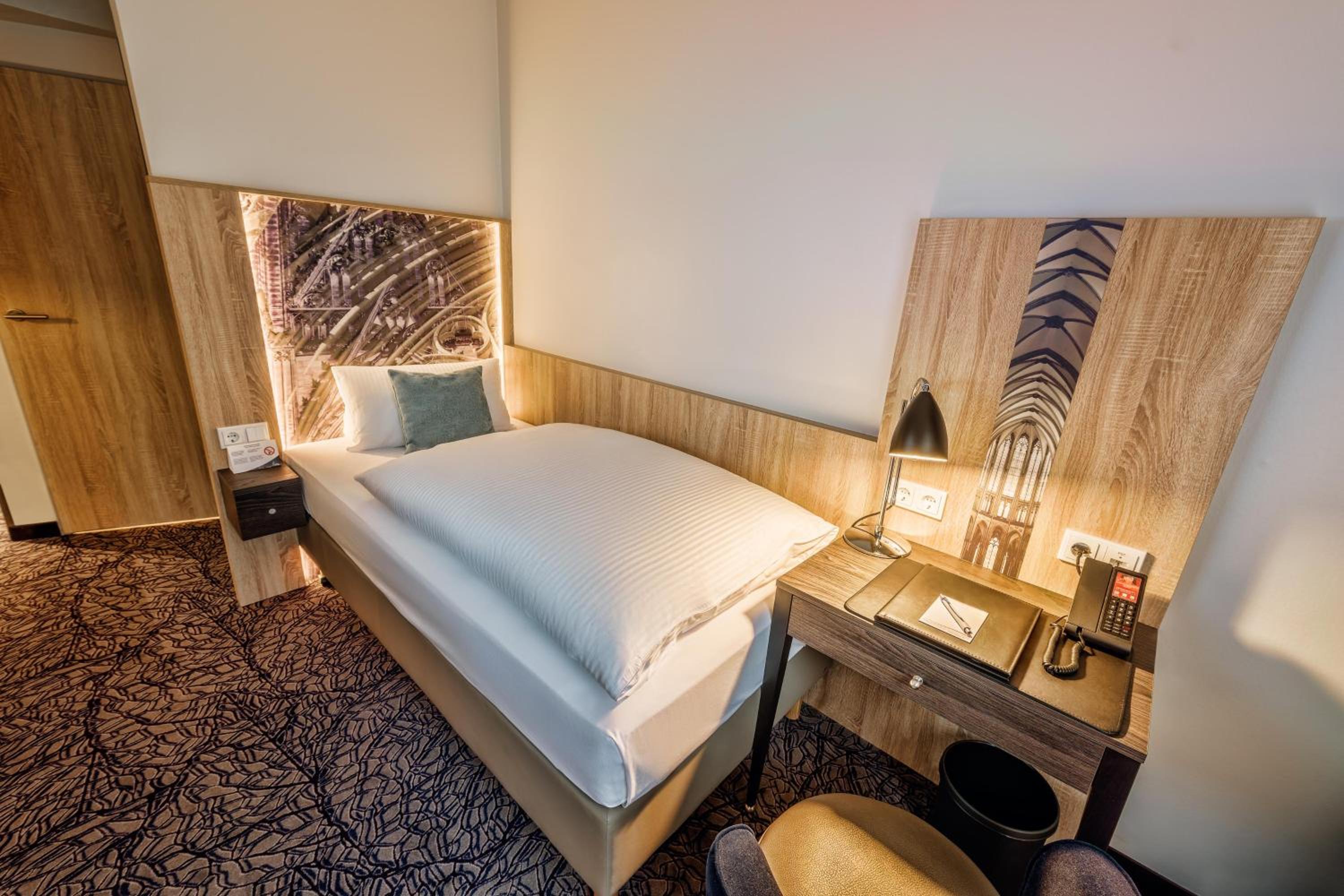 Comfort Single Room thumbnail 5