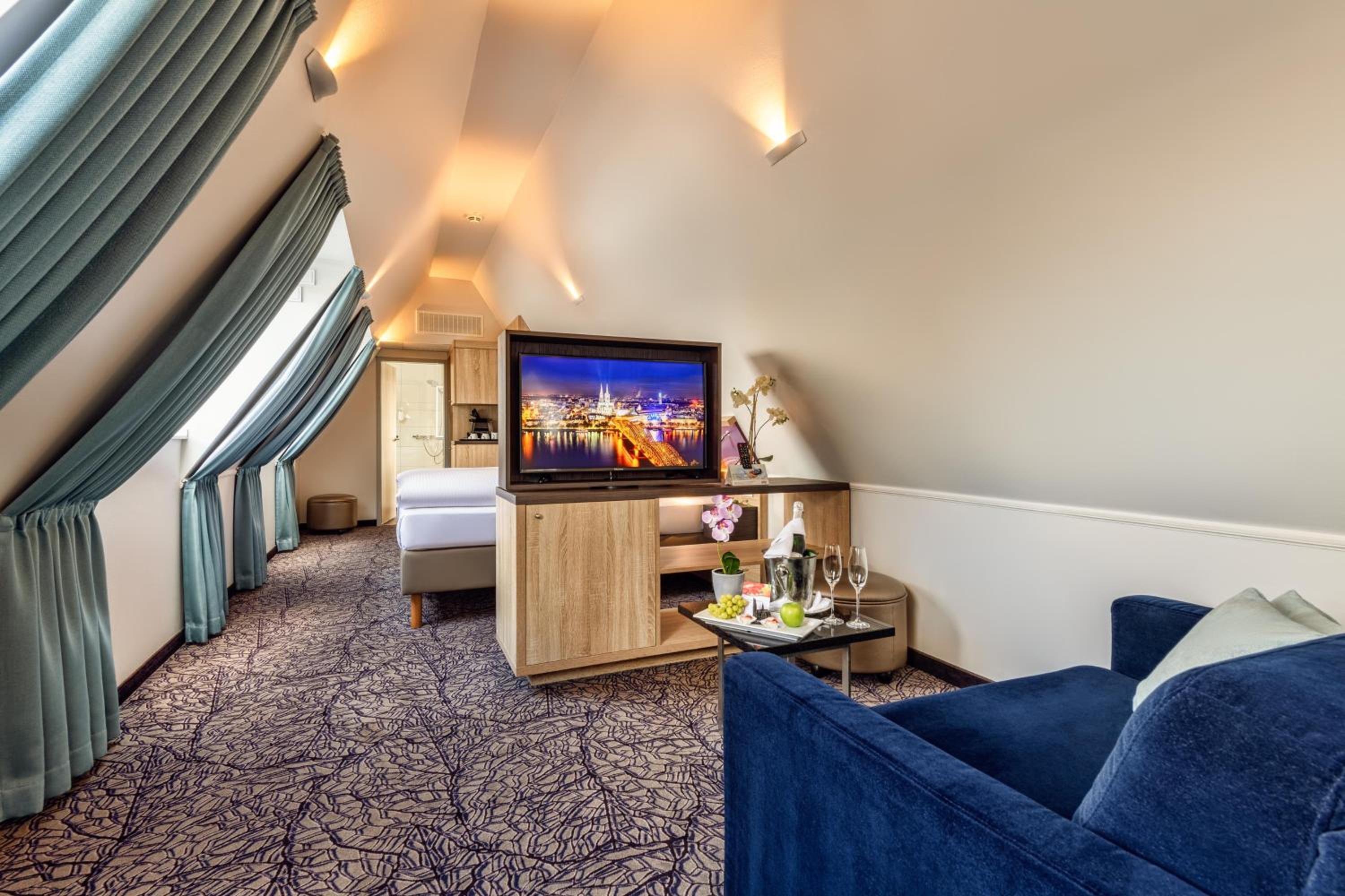 Junior Suite thumbnail 6