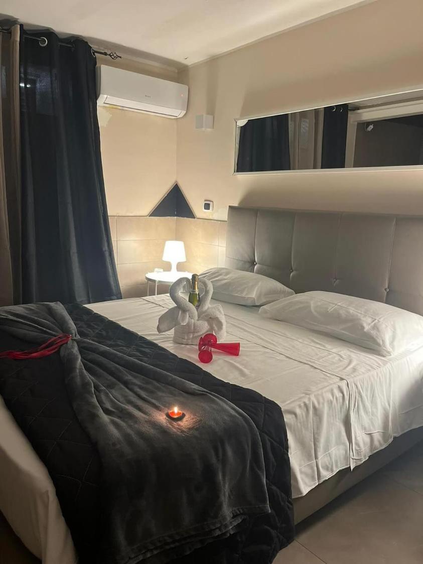 Deluxe Suite With Spa Bath