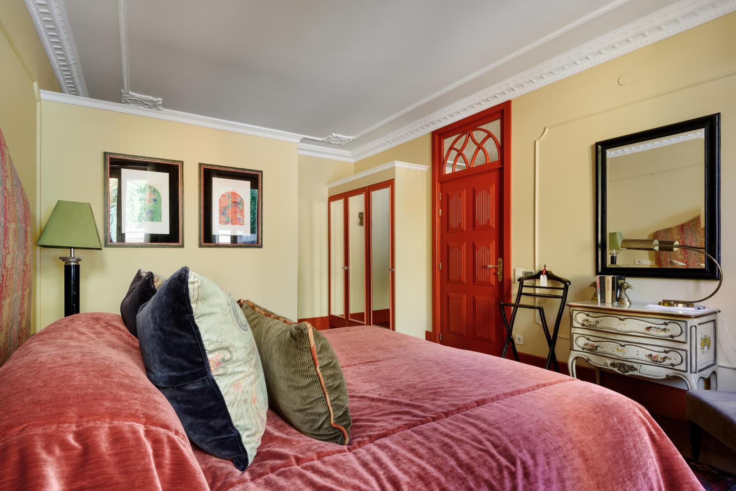 Suite with Garden View photo 1