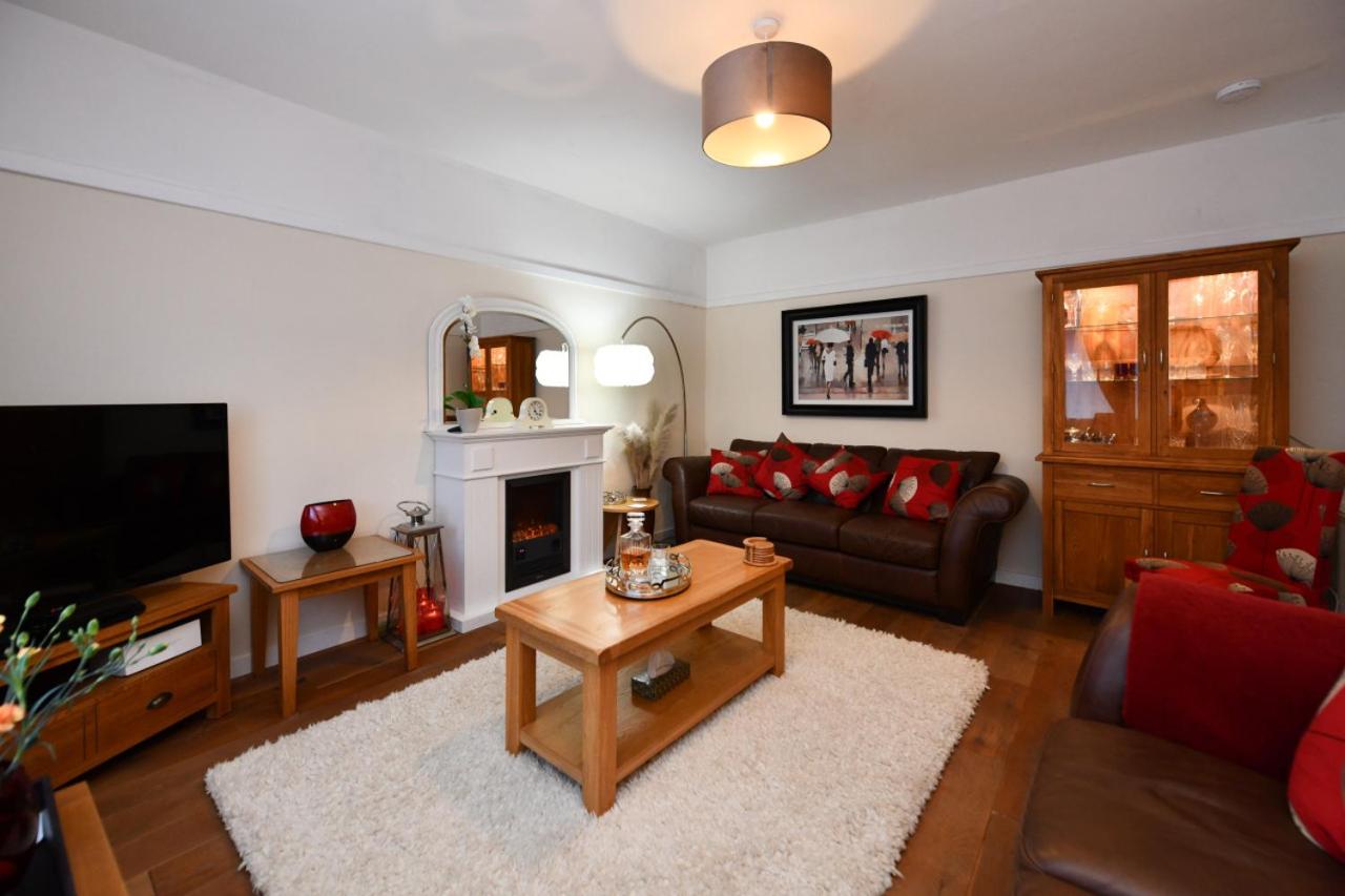 Three-Bedroom House photo 1