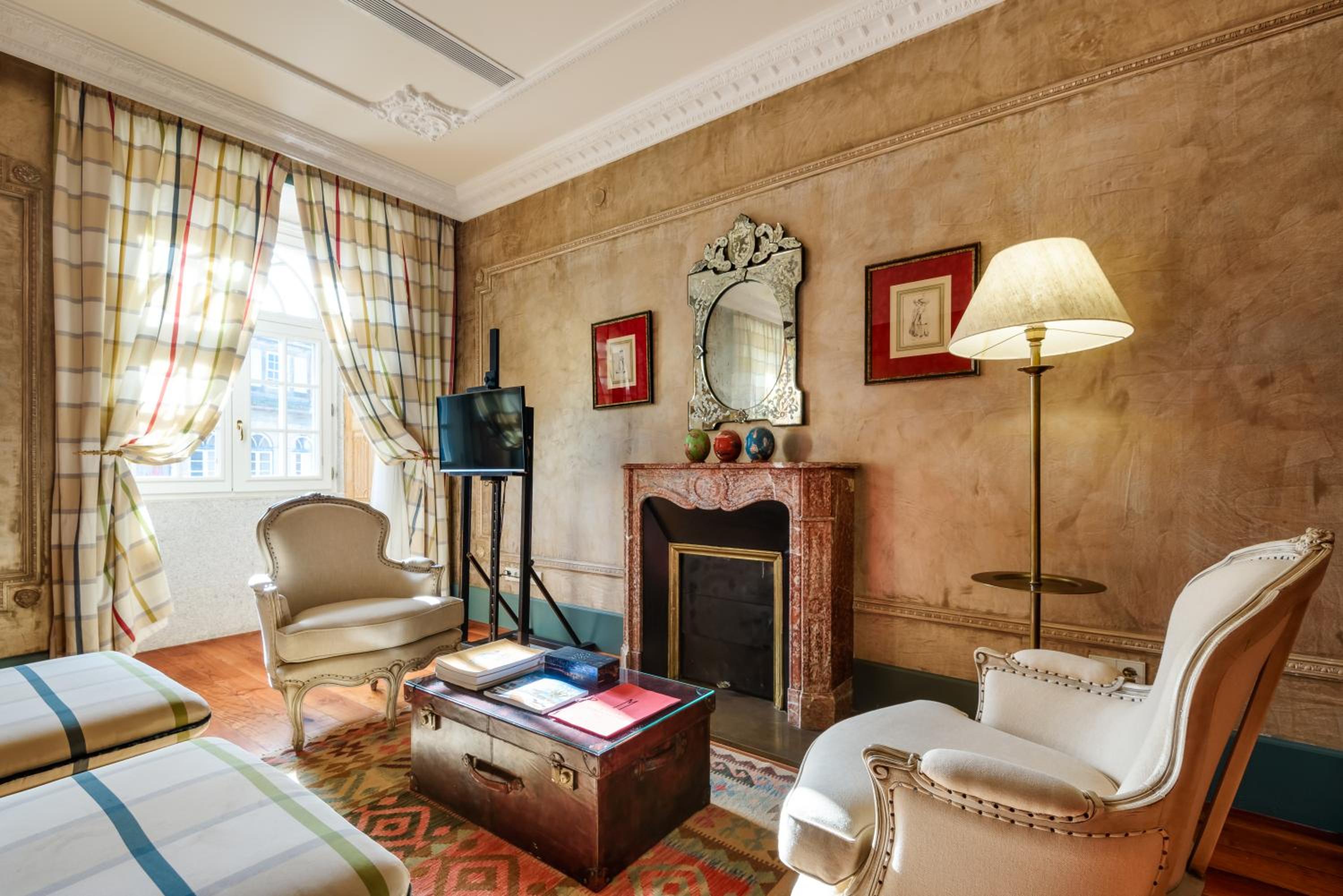 Suite with City View photo 2