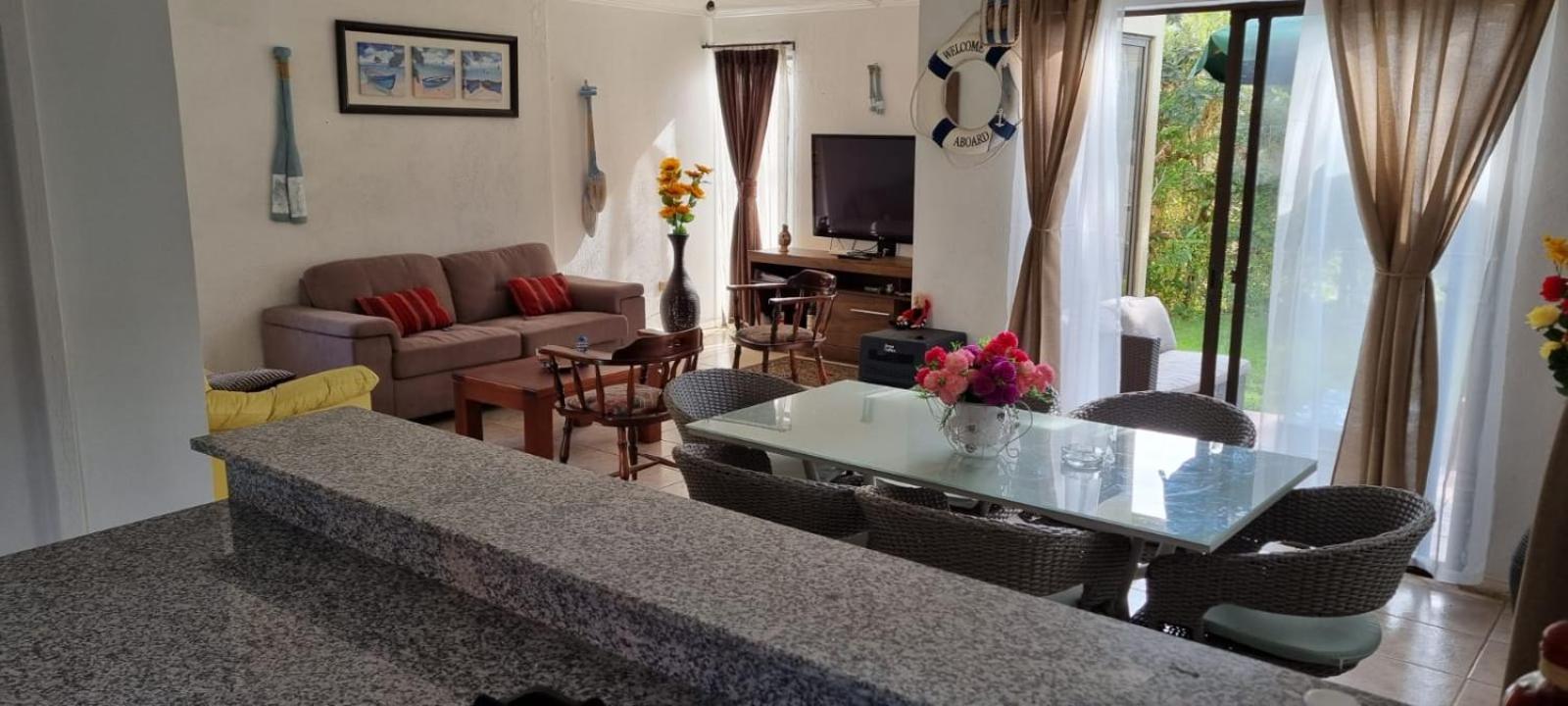 Three-Bedroom Vacation Home  photo 1
