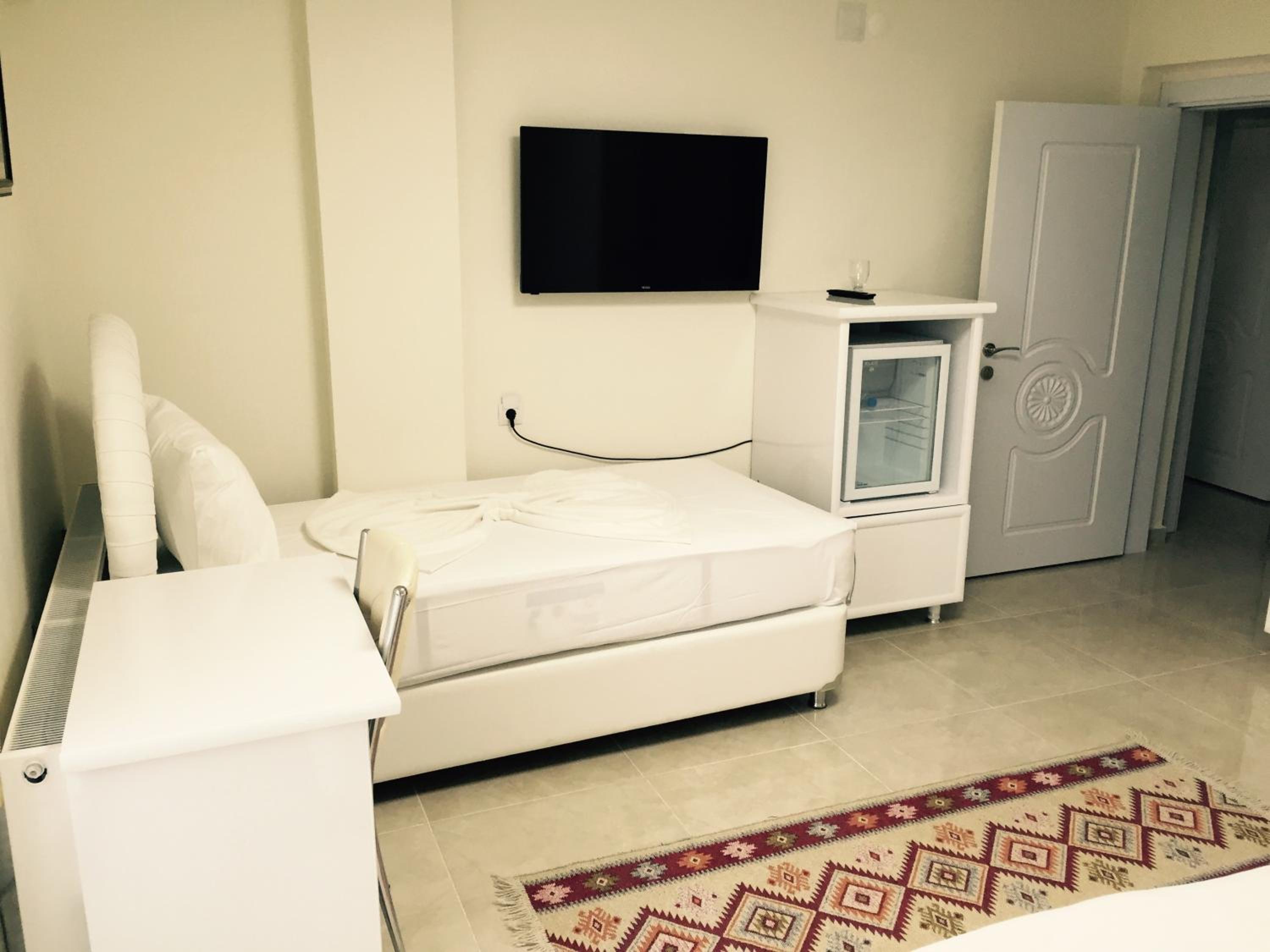 Deluxe Triple Room - Photo 1