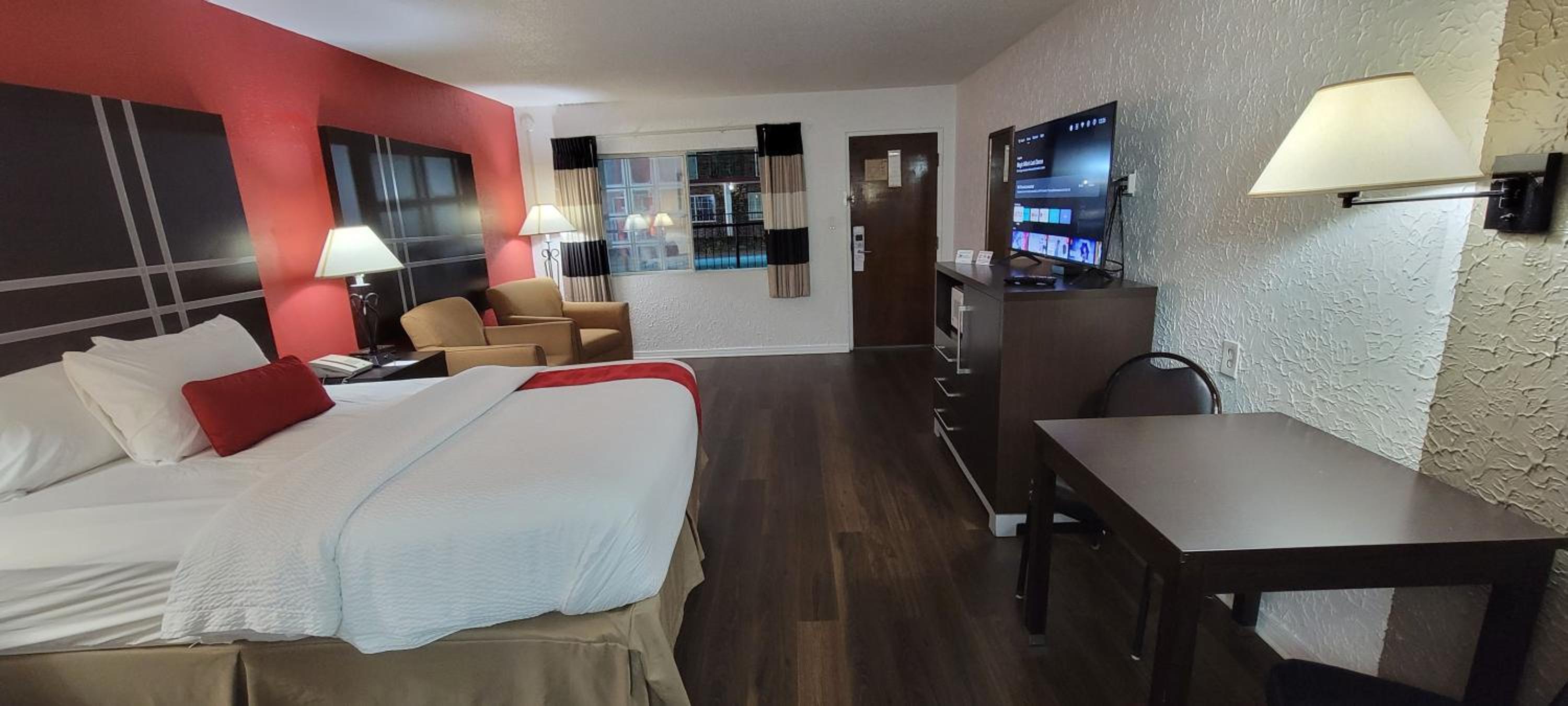 1 Queen Bed, Pool Access, Non-Smoking - Photo 5