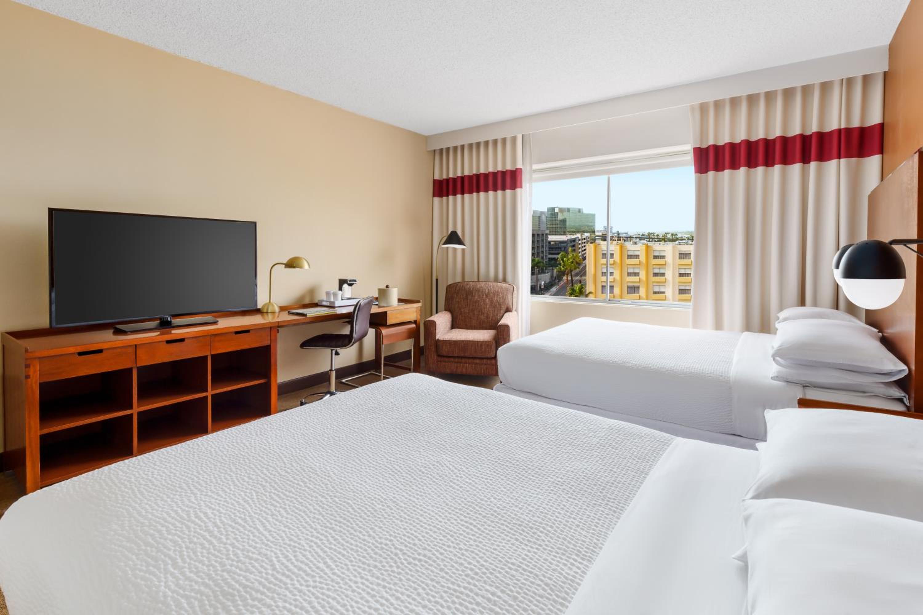 Queen Room With Two Queen Beds photo 1
