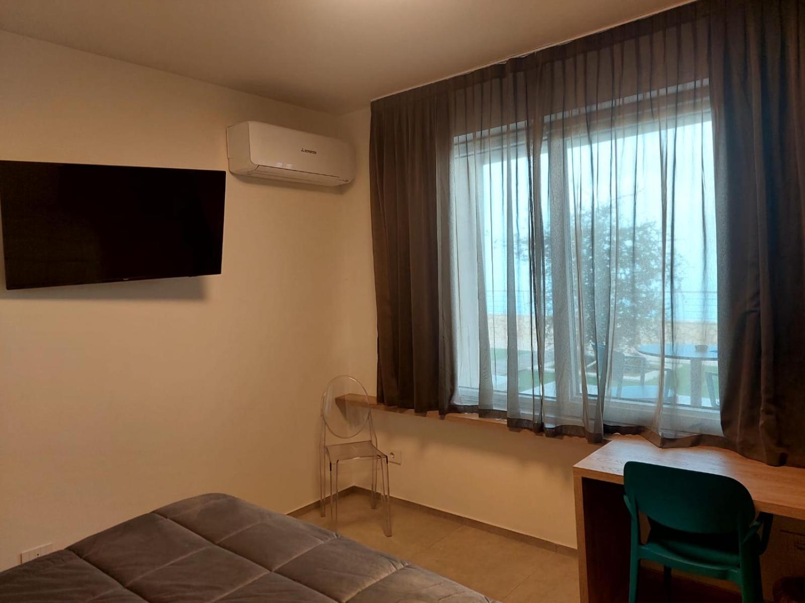 Deluxe Double Room with Balcony and Sea View