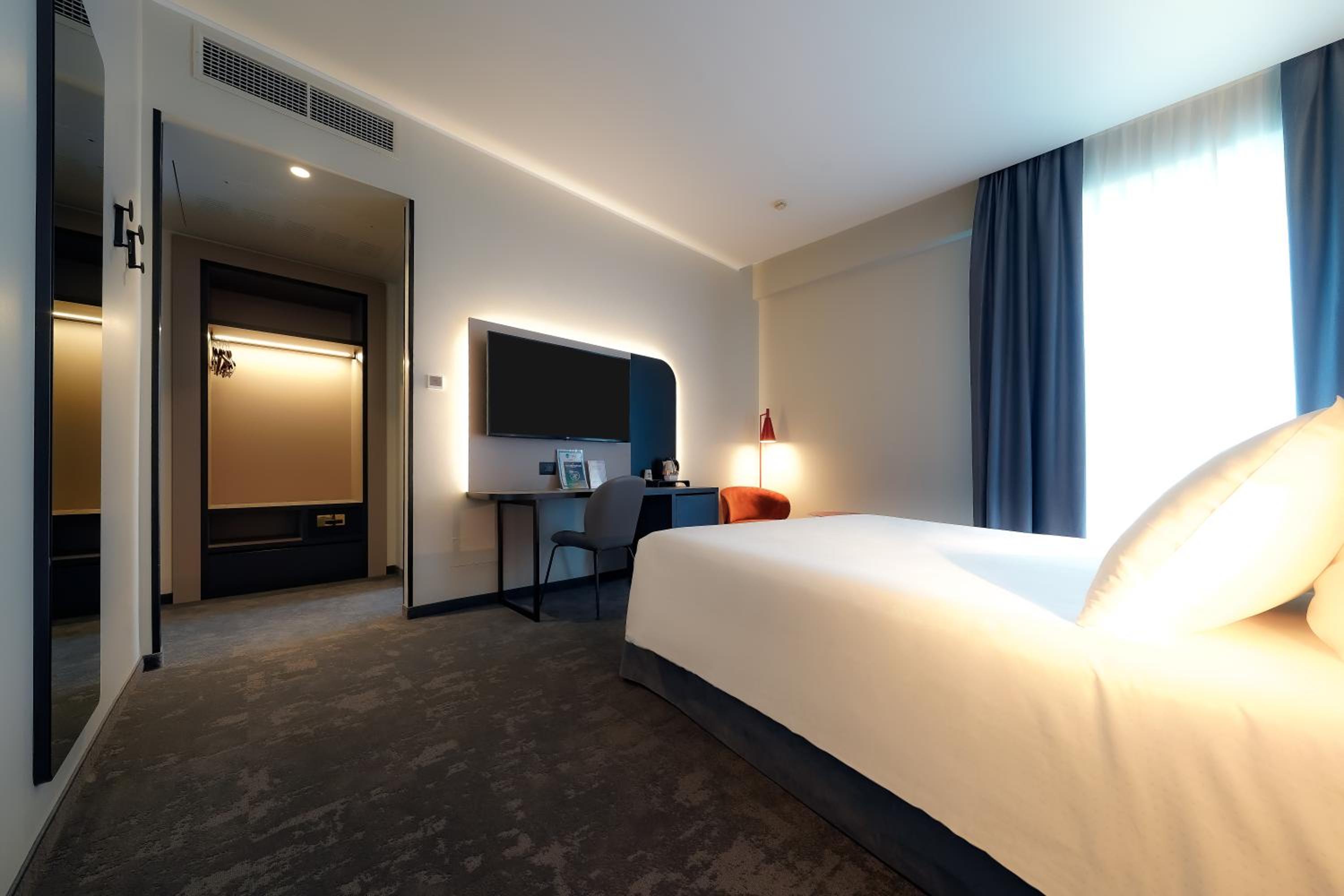 Standard Double Room - Photo 19