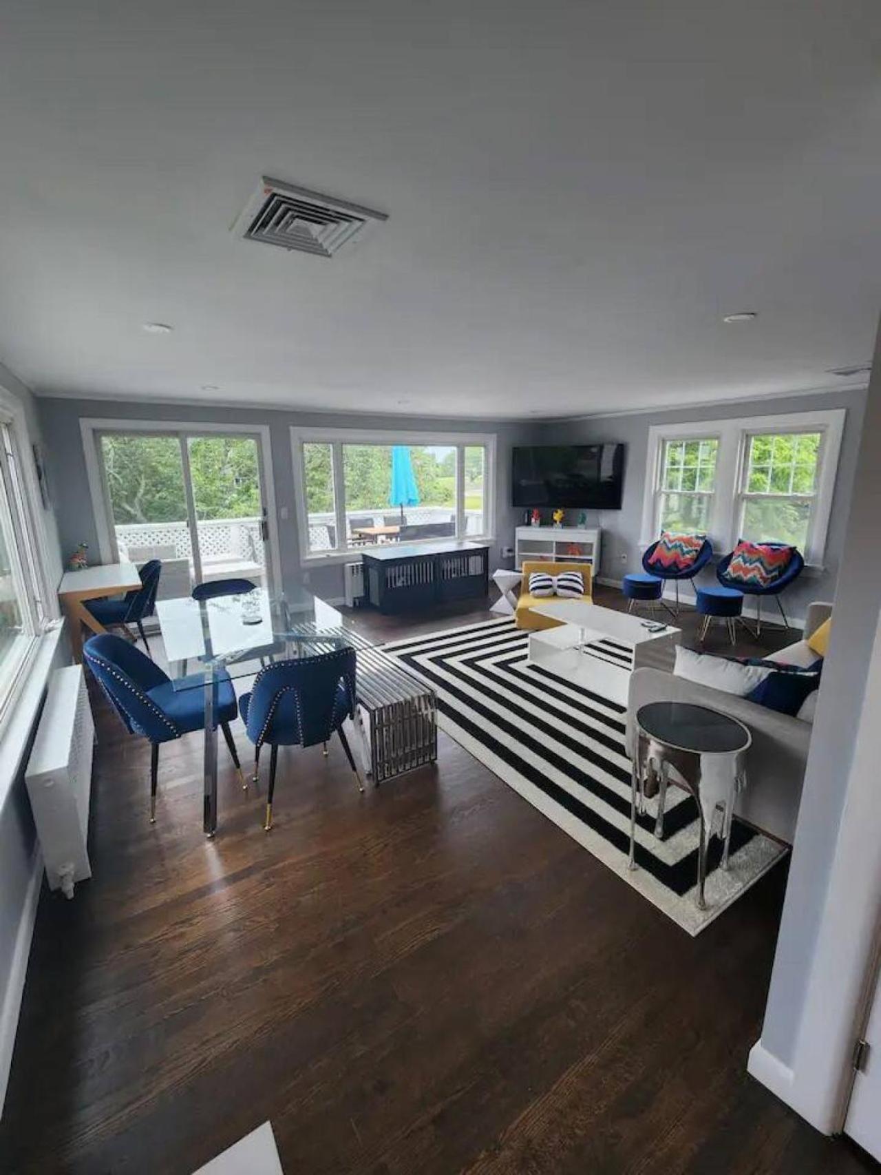 Apartment photo 1
