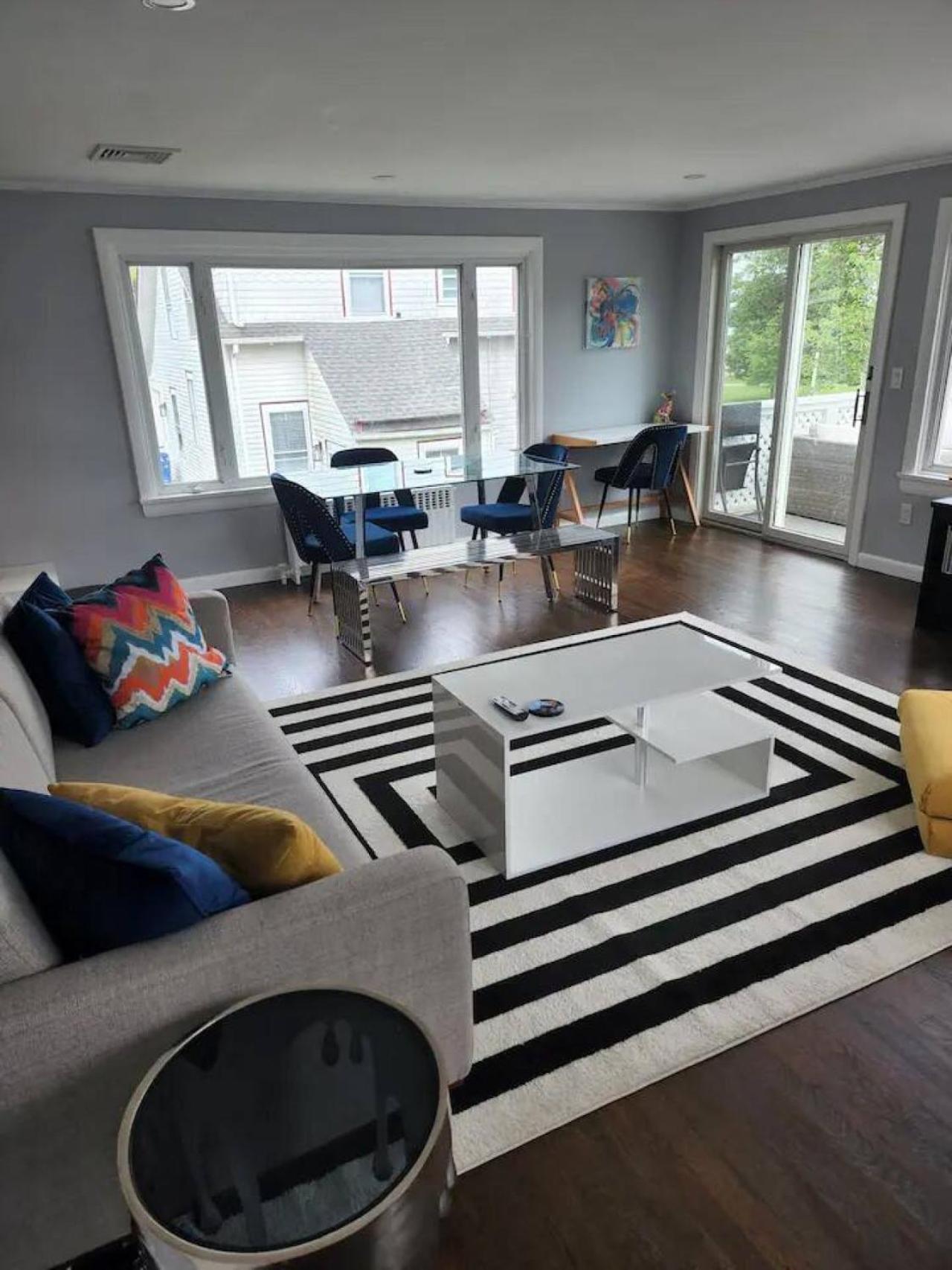 Apartment photo 2