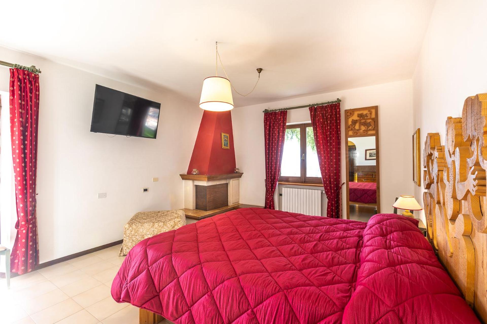 Double Room with Lake View - Photo 16