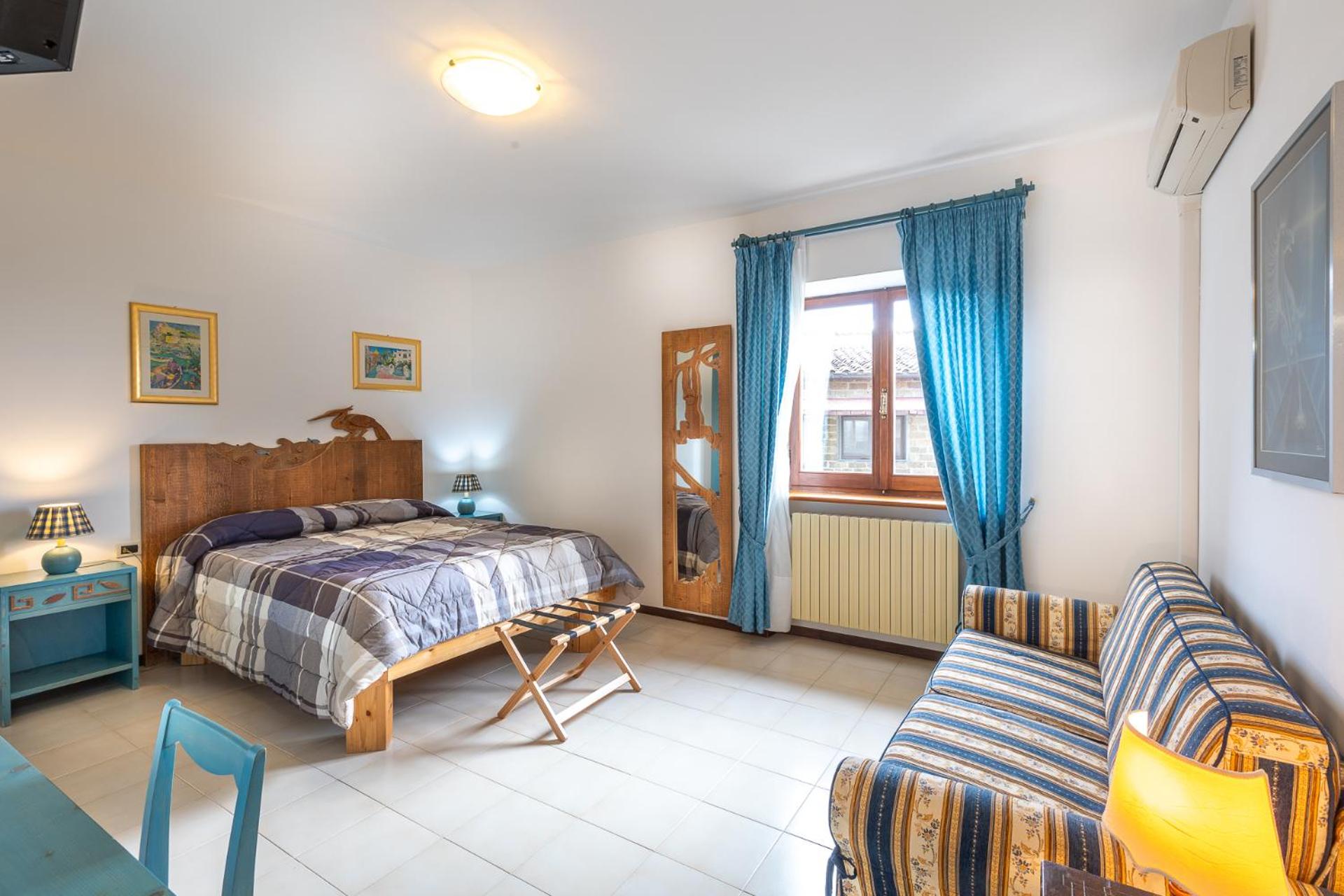 Double Room - Photo 7