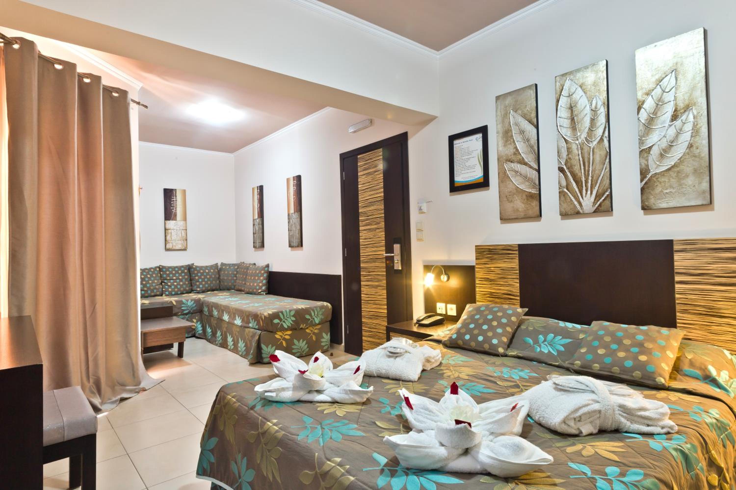 Special Offer - Family Room (2 Adults + 2 Children) photo 2