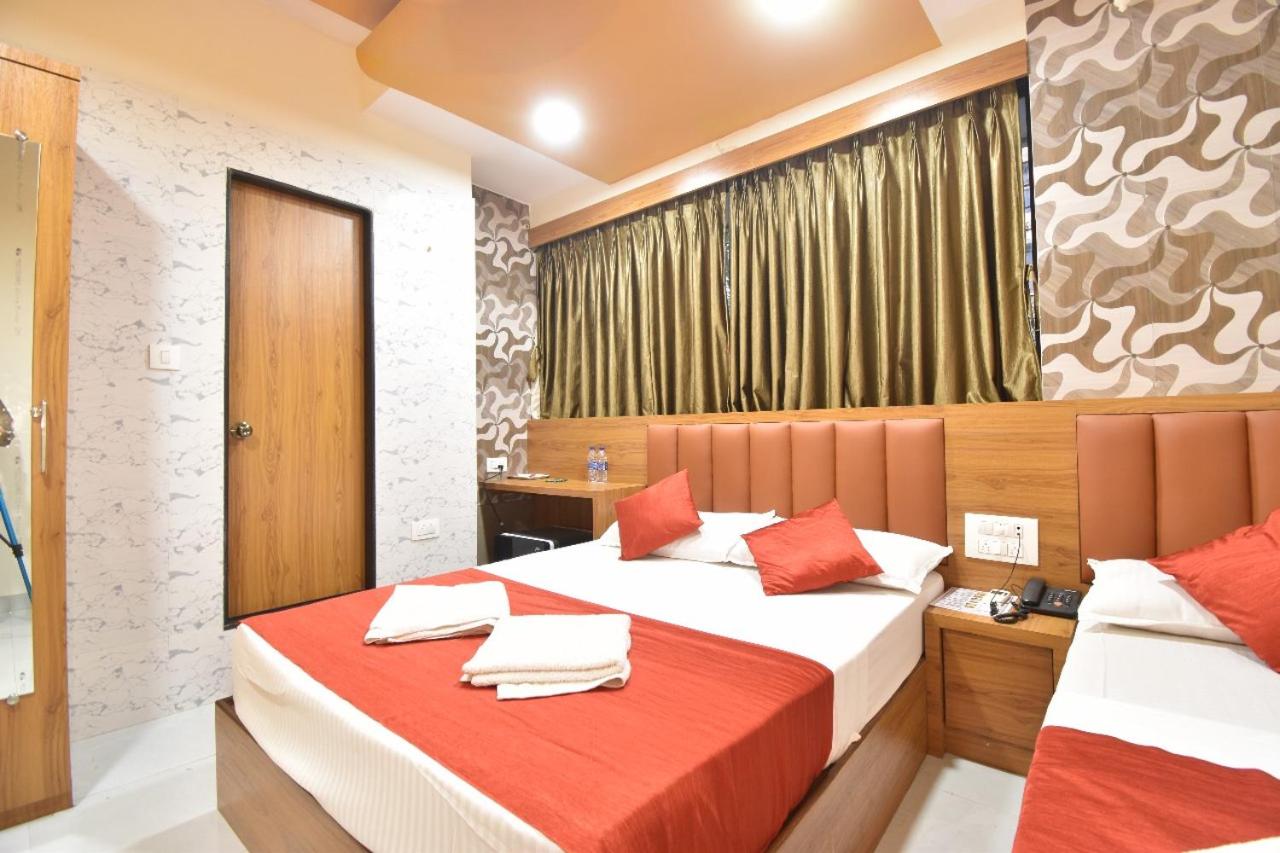 Deluxe Quadruple Room - Photo 21
