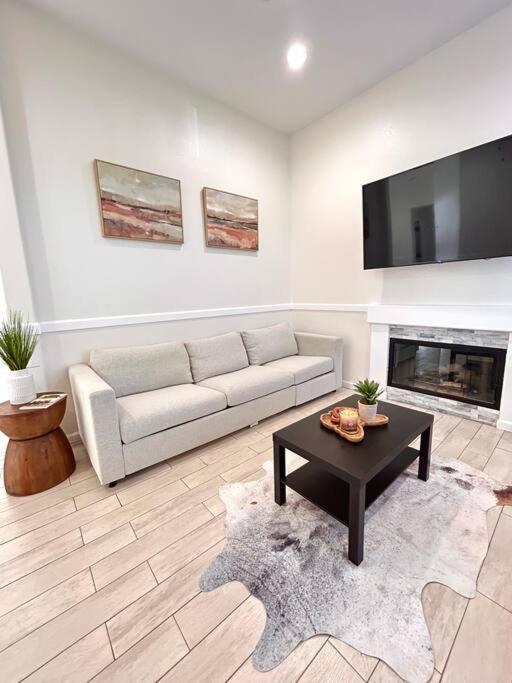 Three-Bedroom House photo 1
