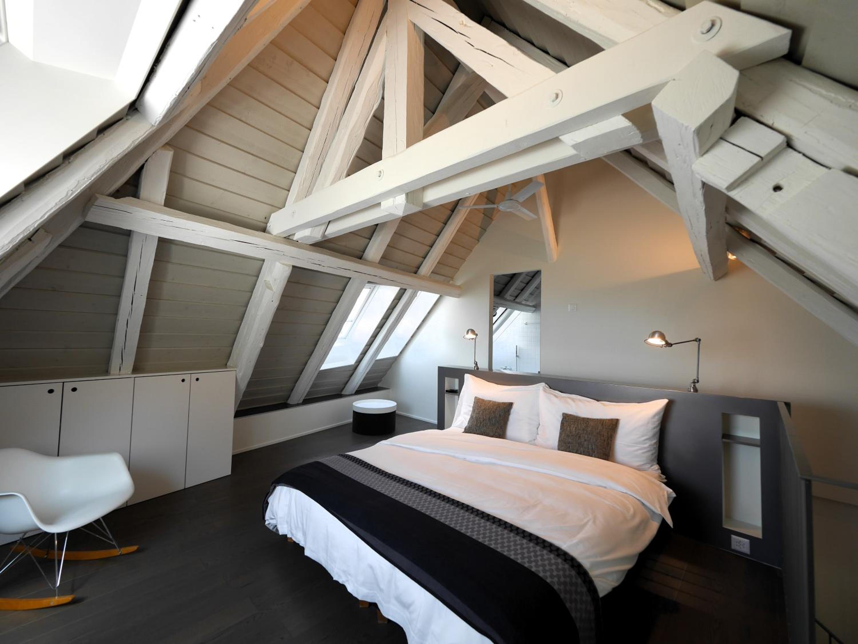 King Suite with Balcony photo 3