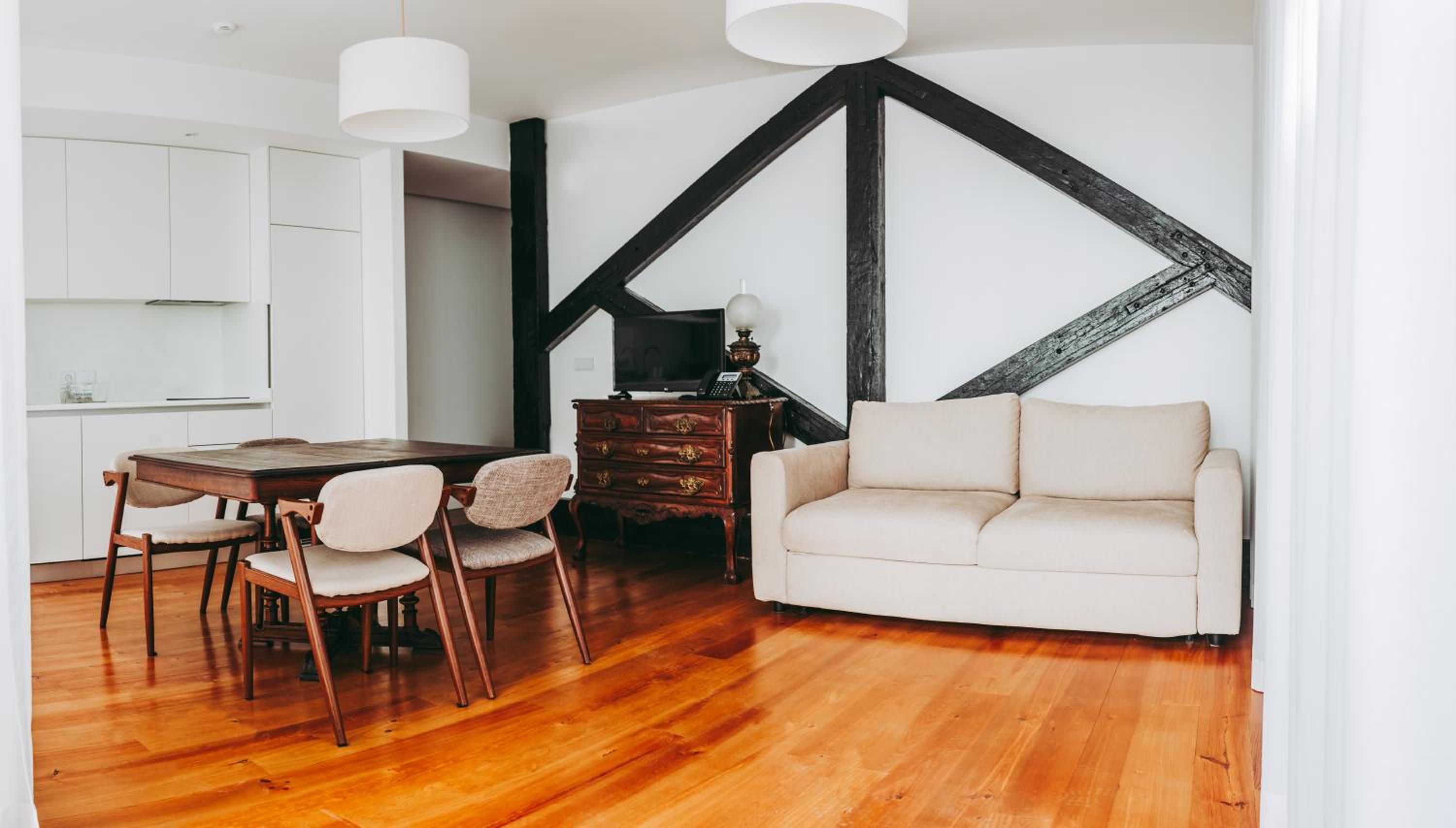 Superior Two-Bedroom Apartment with Balcony and Garden View - Photo 25