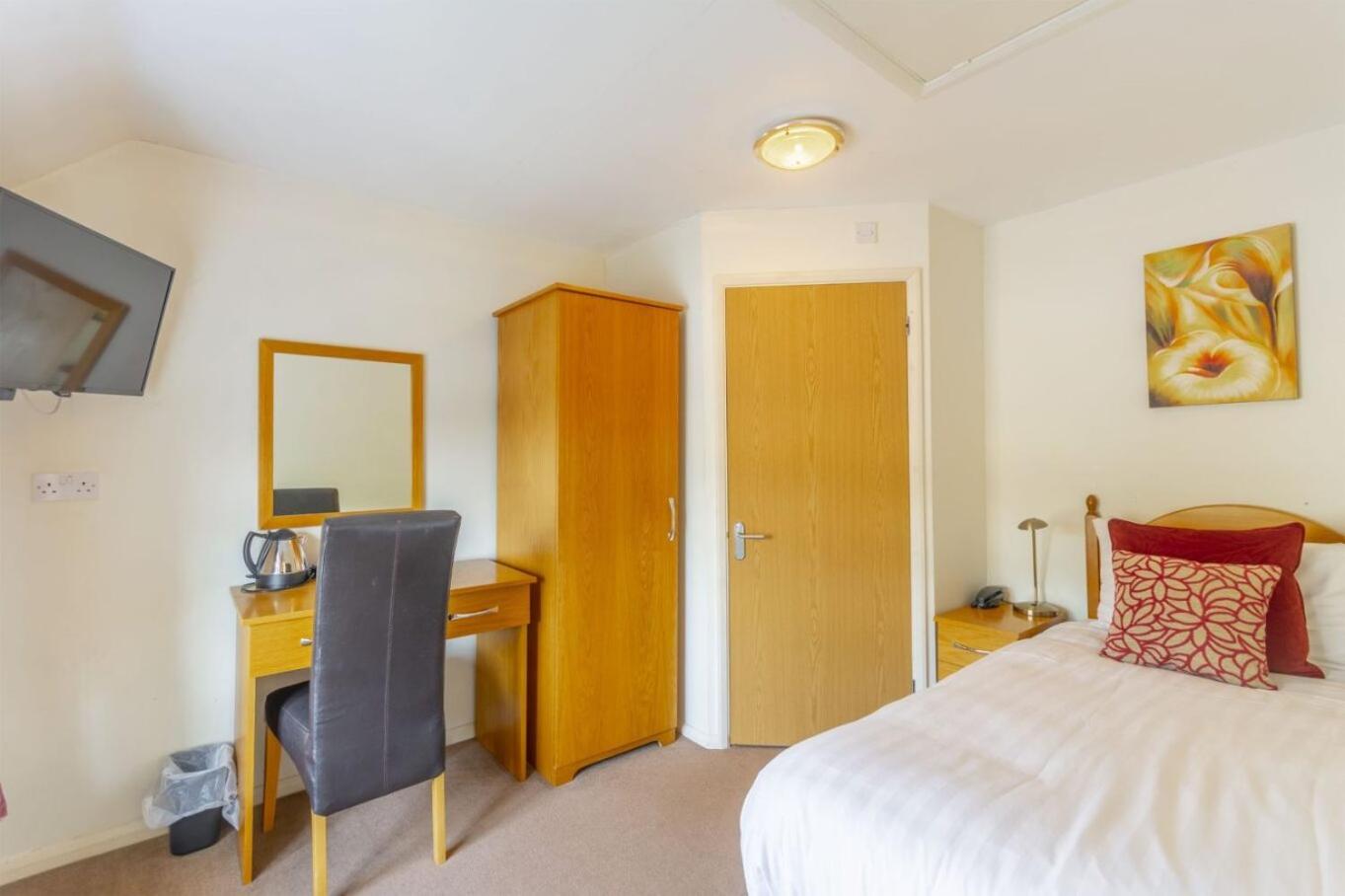 Standard Single Room photo 2