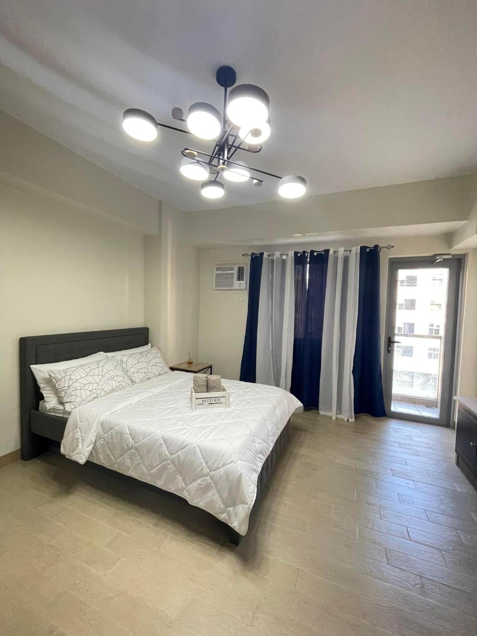 Studio with Balcony