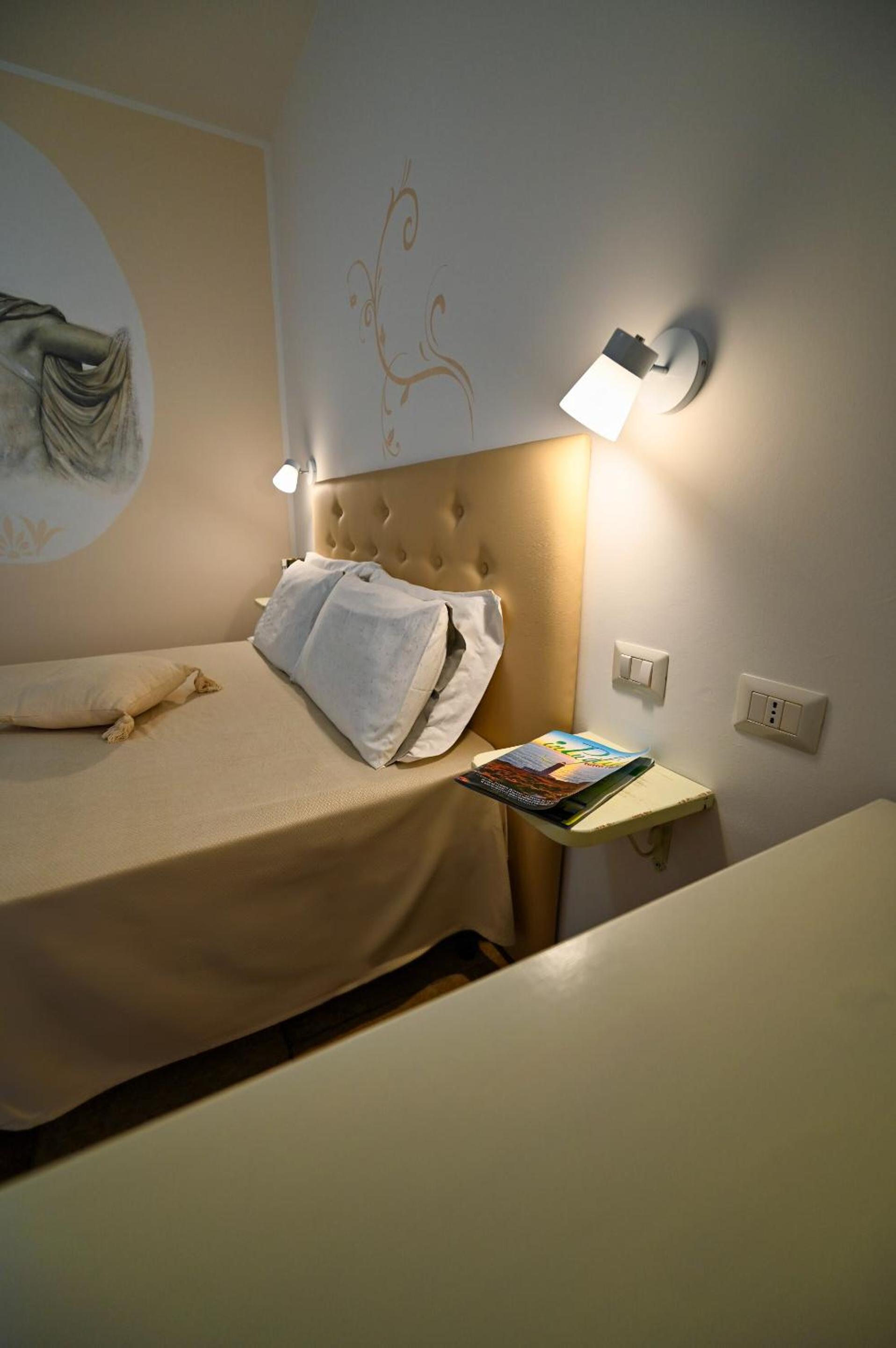 Double Room with Balcony photo 3