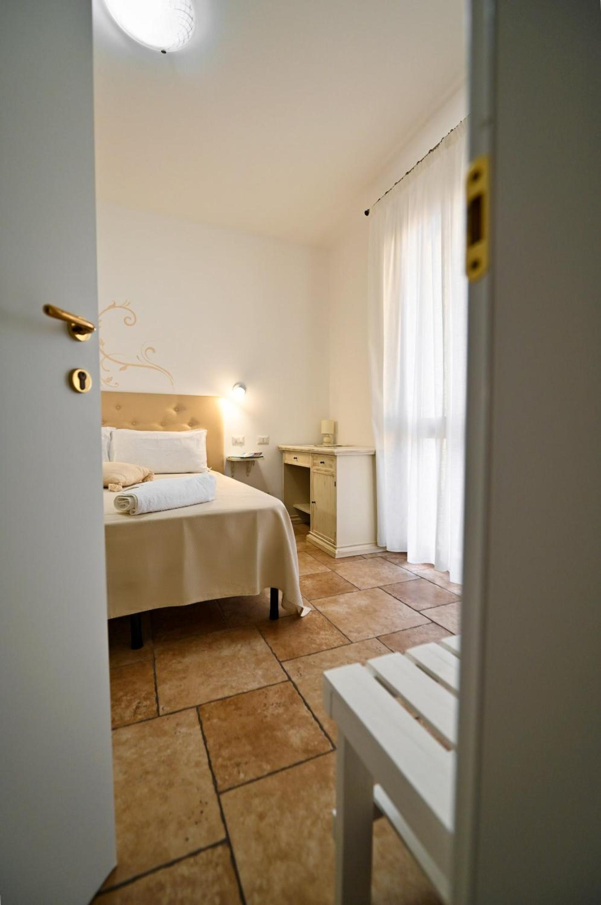 Double Room with Balcony photo 2