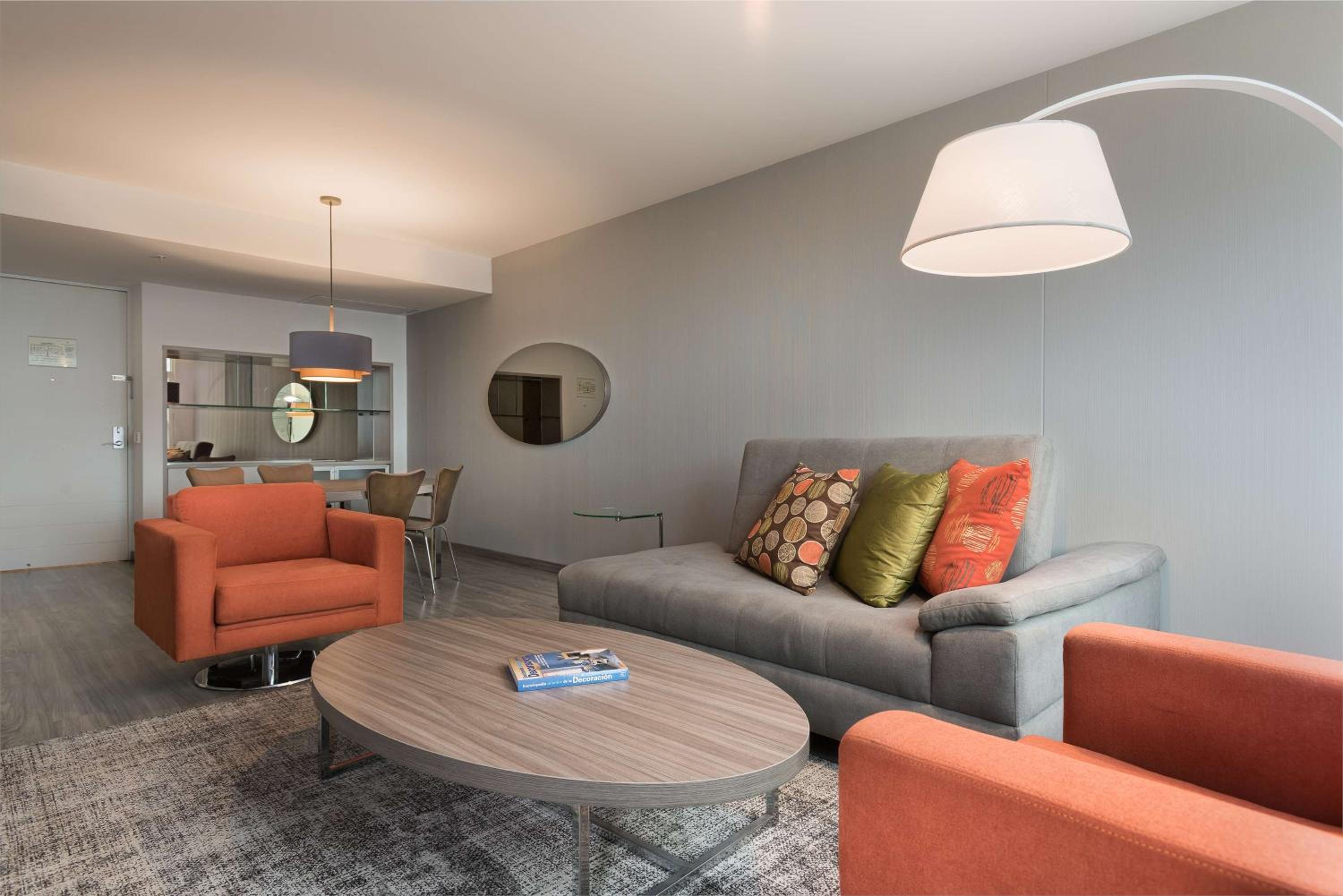 Suite - Photo 4
