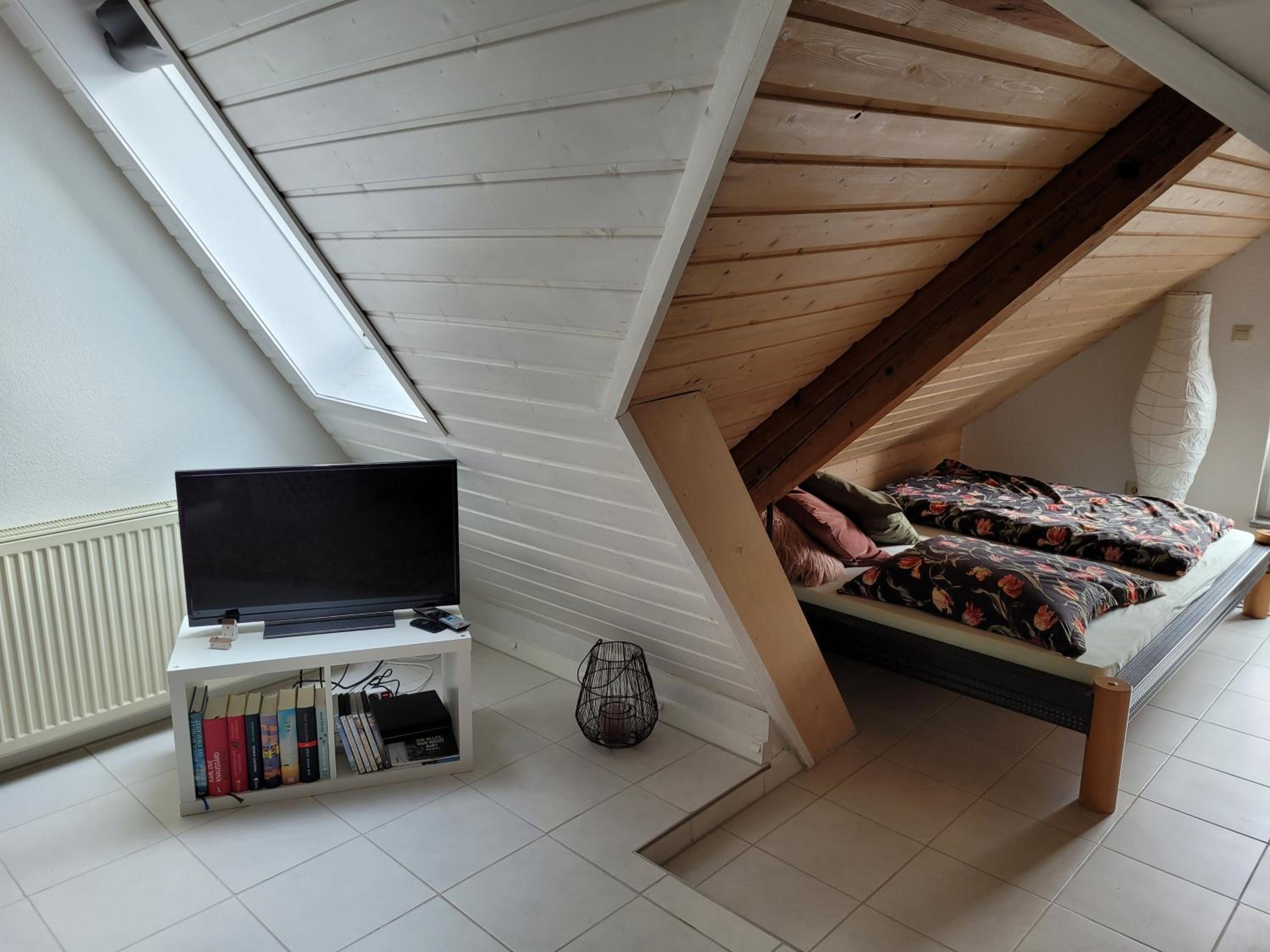 One-Bedroom Apartment photo 1