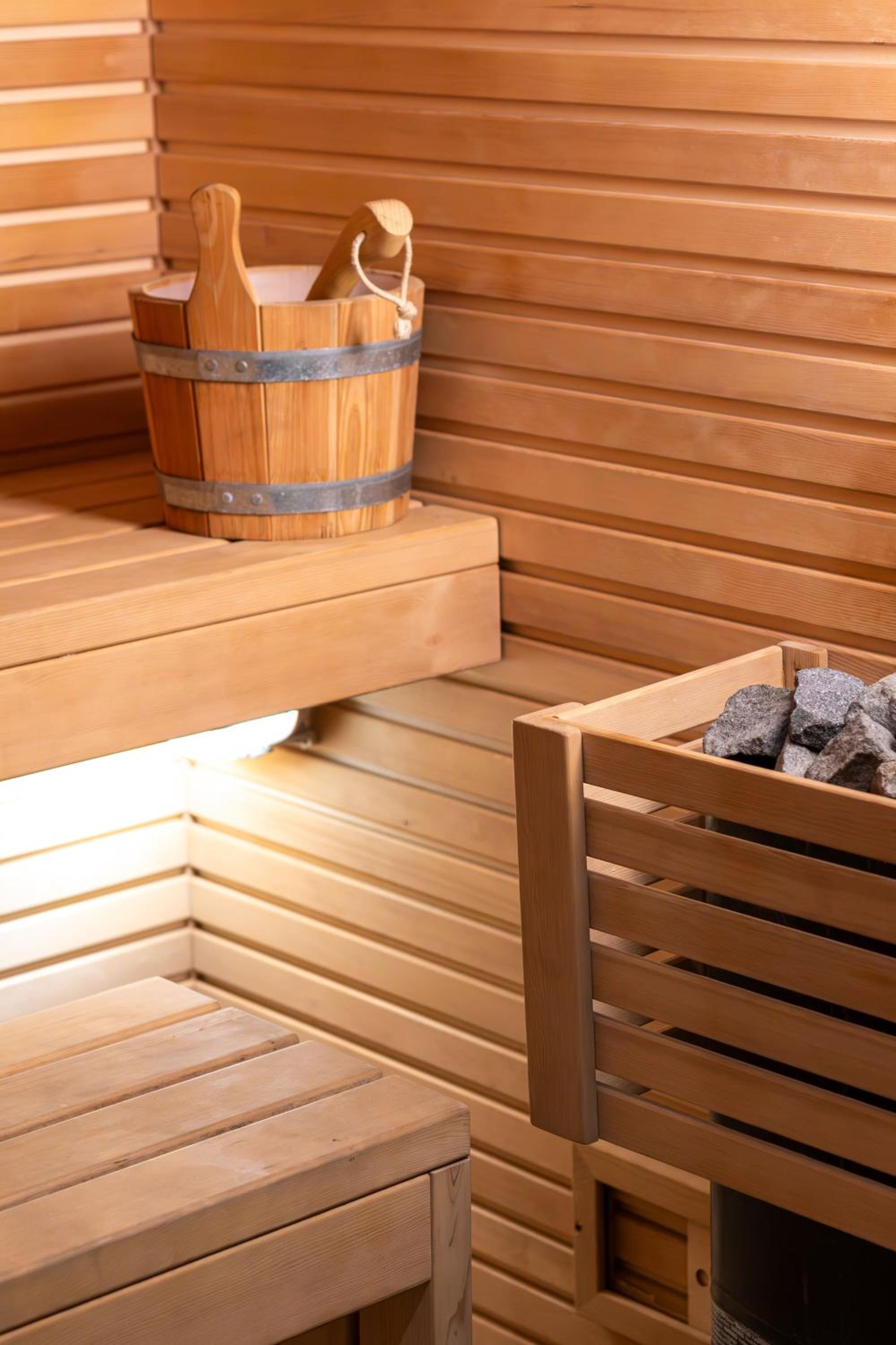 Suite with Spa Access - Photo 3