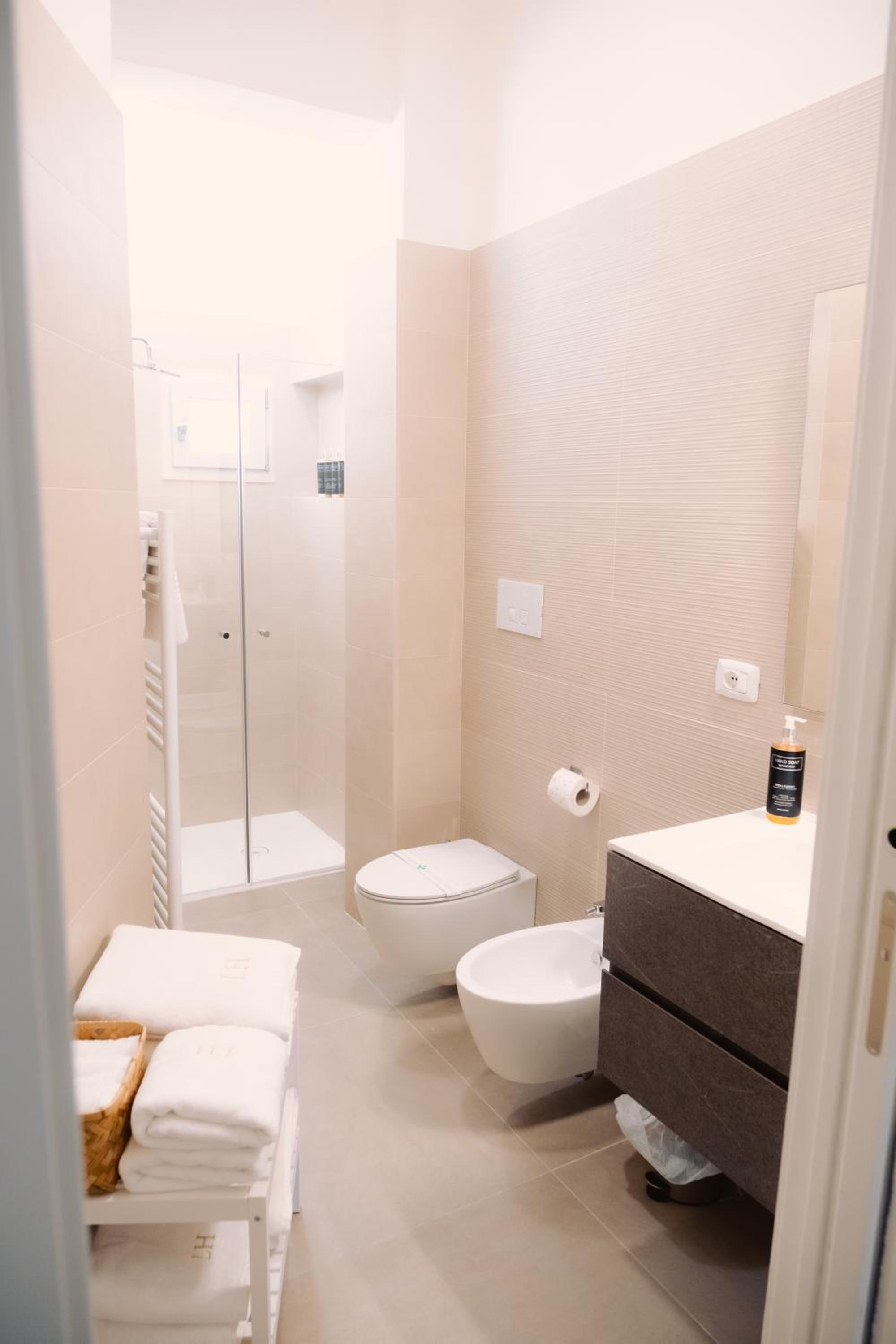 One-Bedroom Apartment - Photo 19