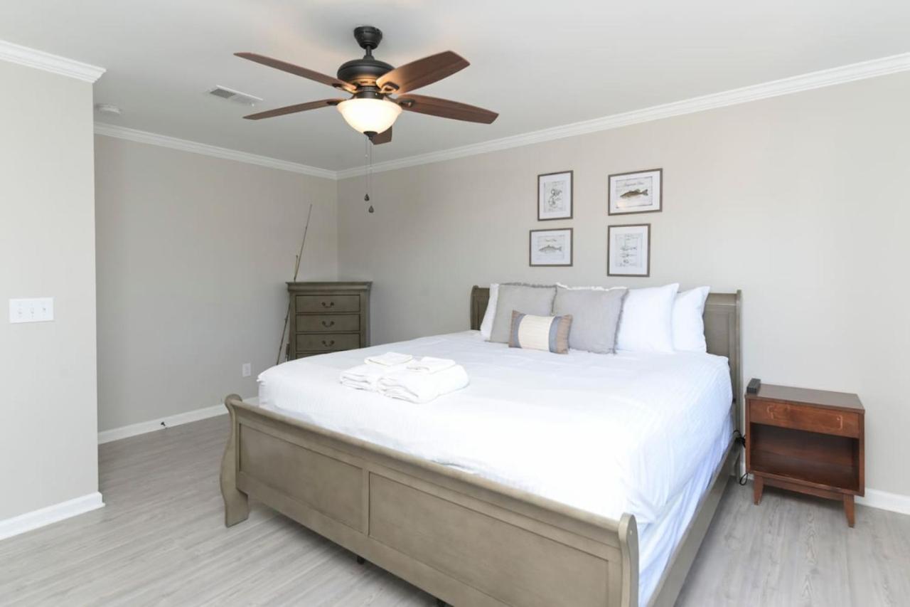 Five-Bedroom House photo 3