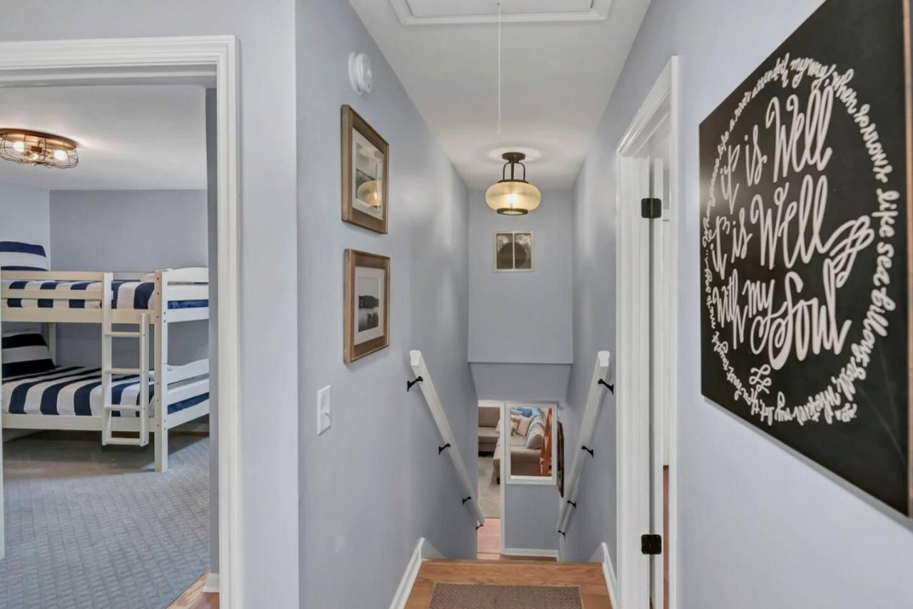 Three-Bedroom House photo 2