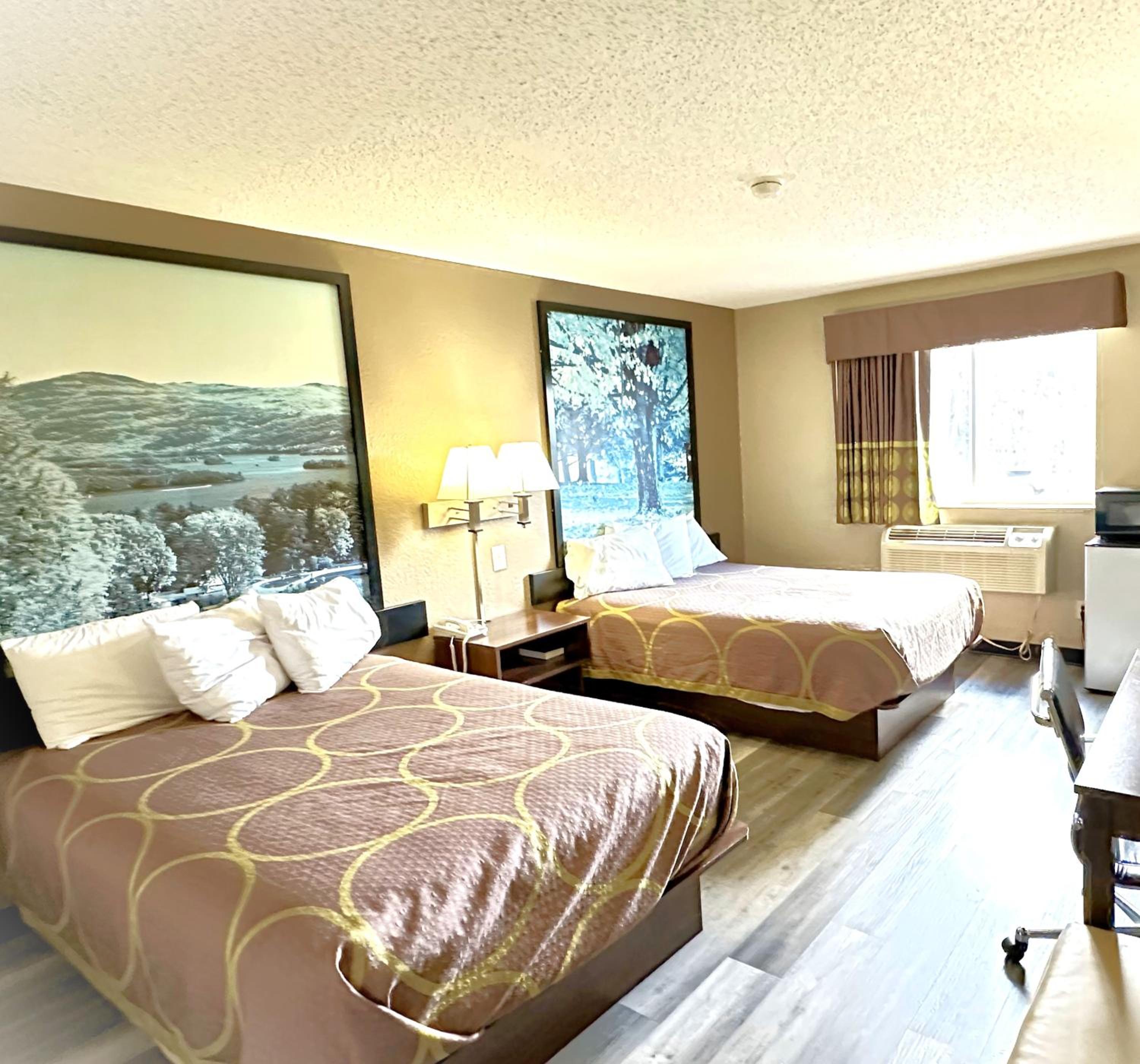 Deluxe Double Room with Two Double Beds - Non-Smoking - Photo 15