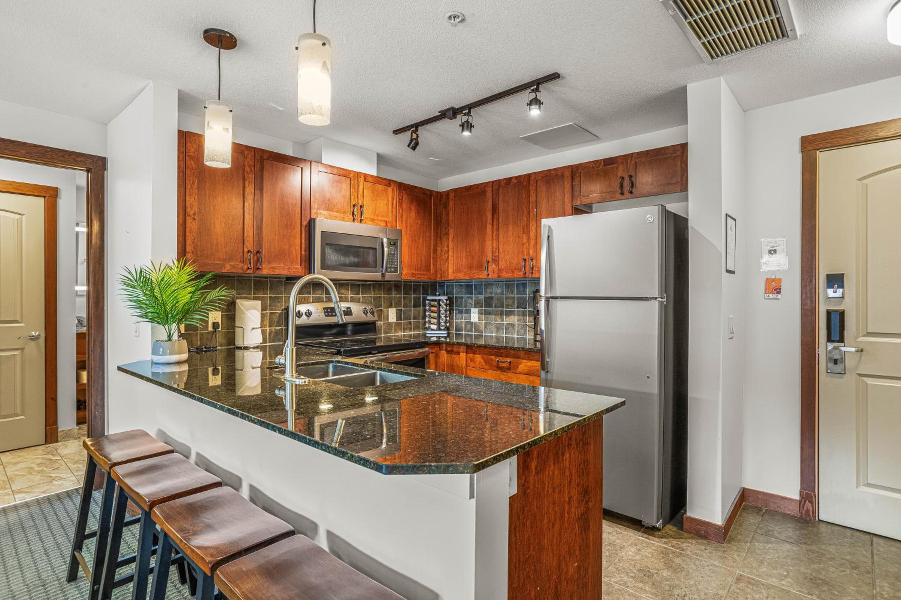 Apartment photo 2