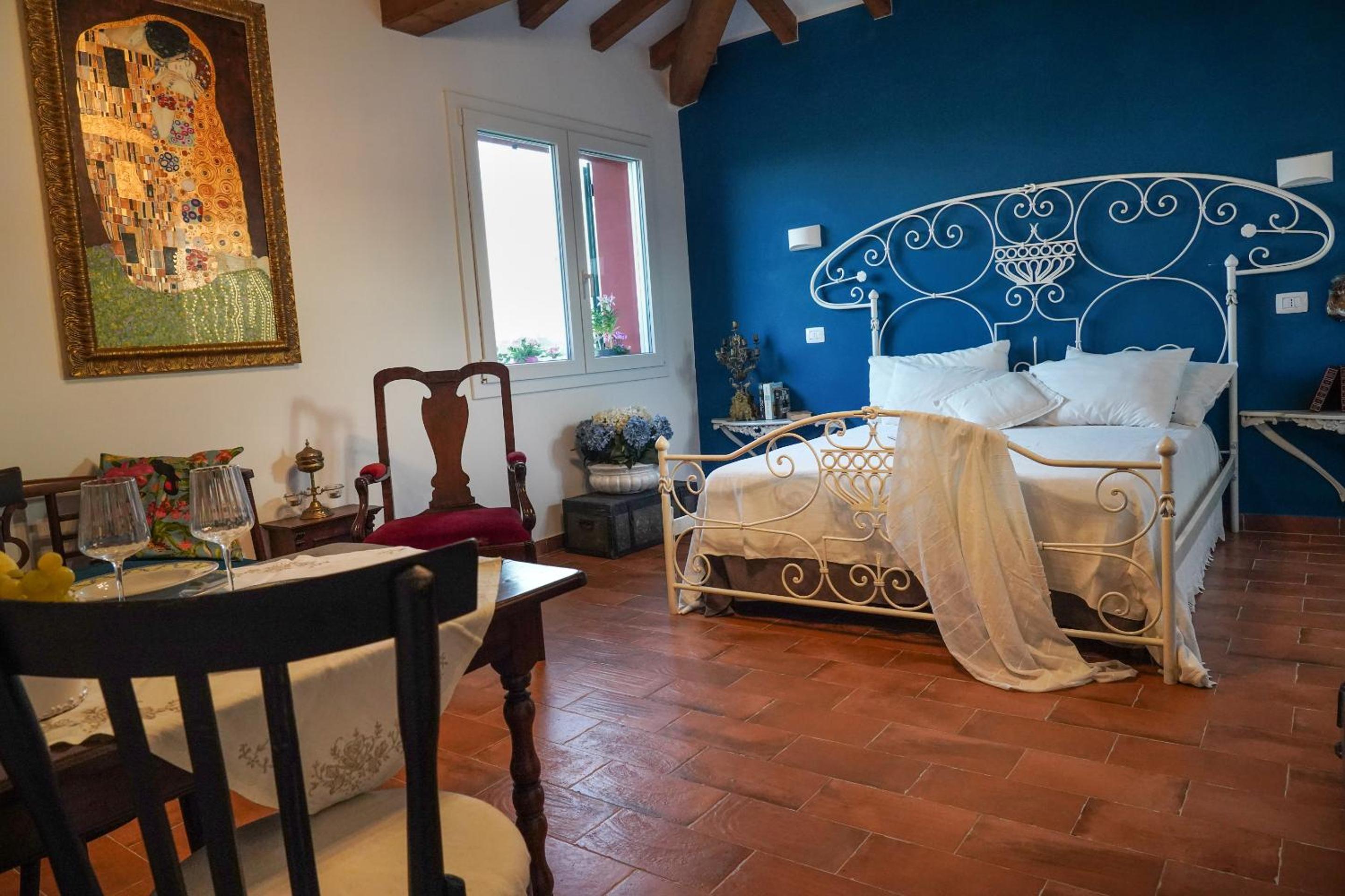 Suite - Photo 6