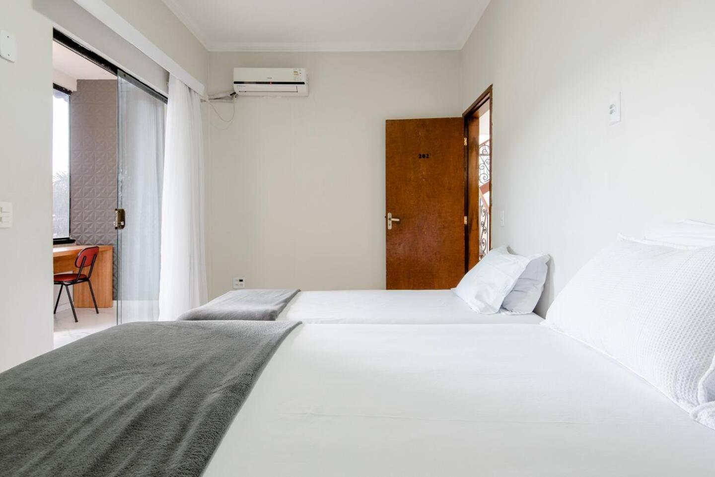 Budget Double Room - Photo 2