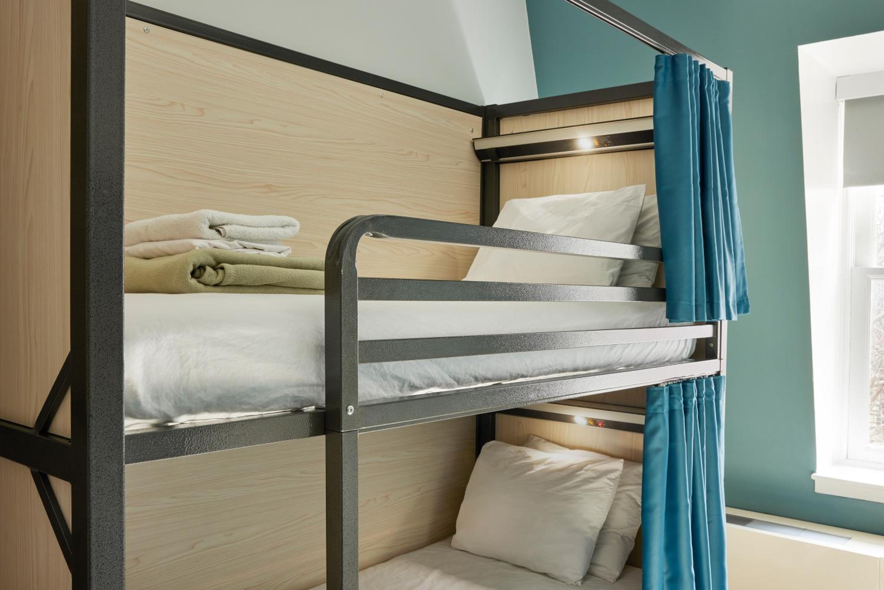 Bed in Women's 12-Bed Dormitory photo 3