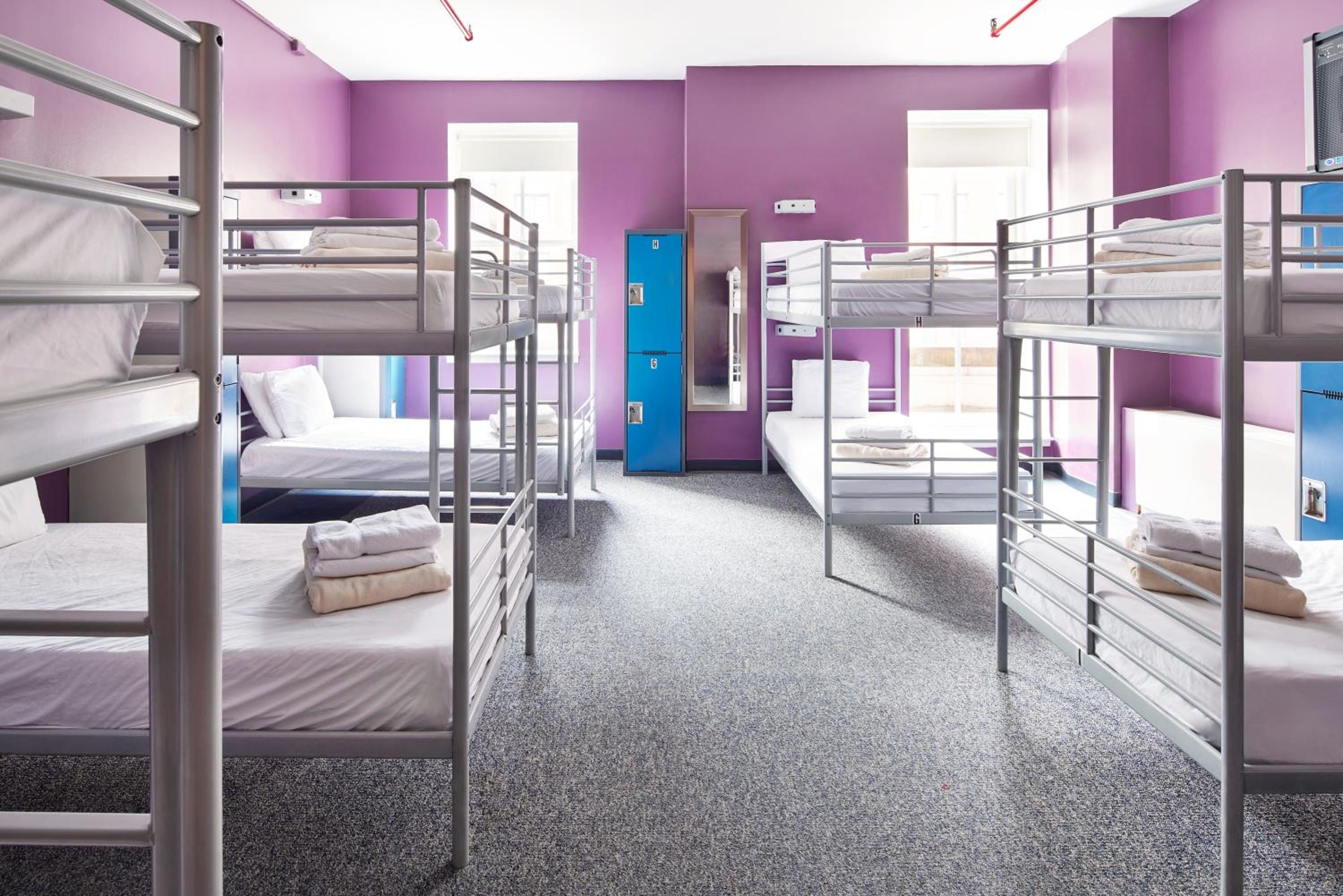 Bed in Men's 12-Bed Dormitory photo 3