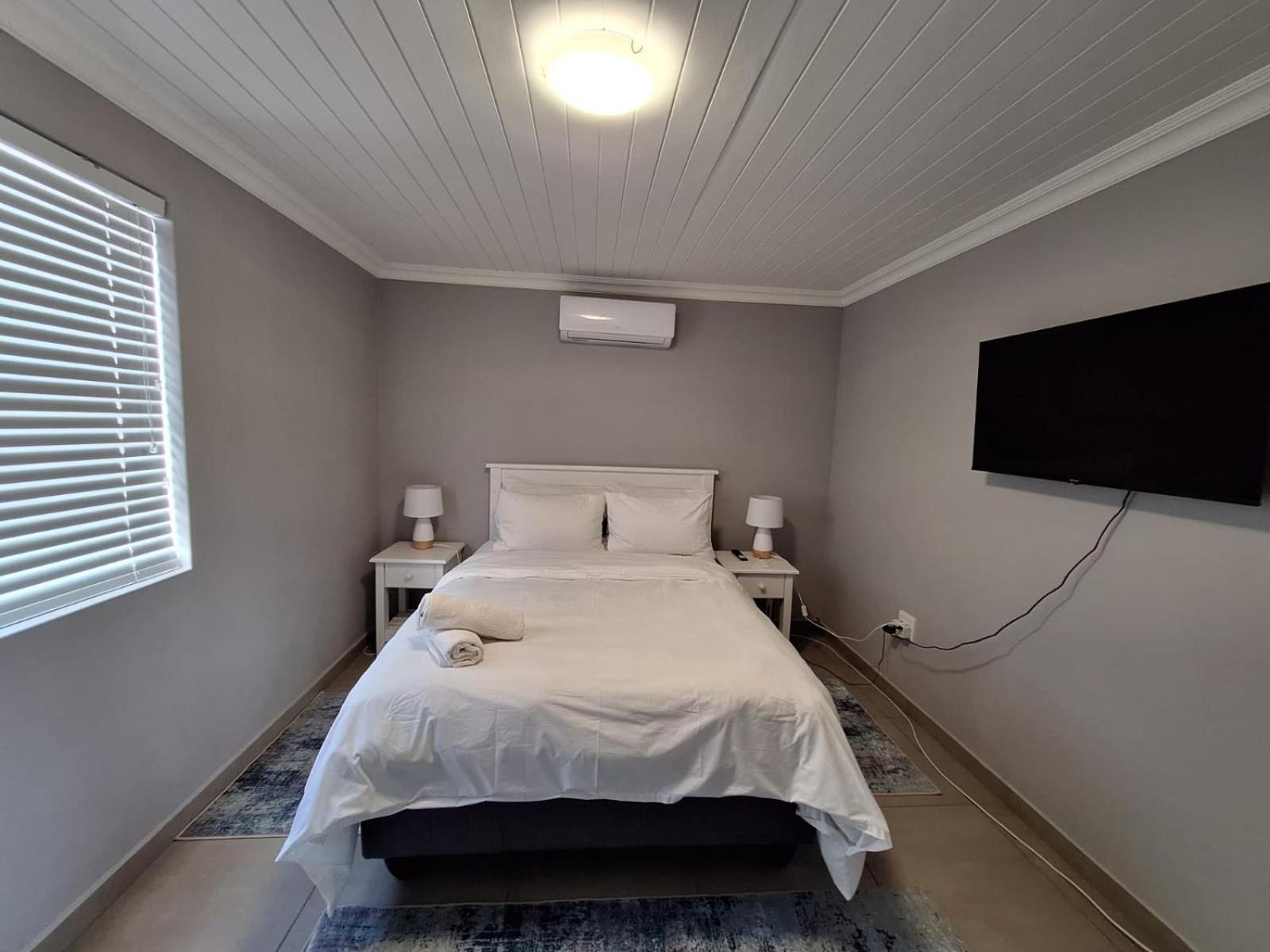 Three-Bedroom House photo 1