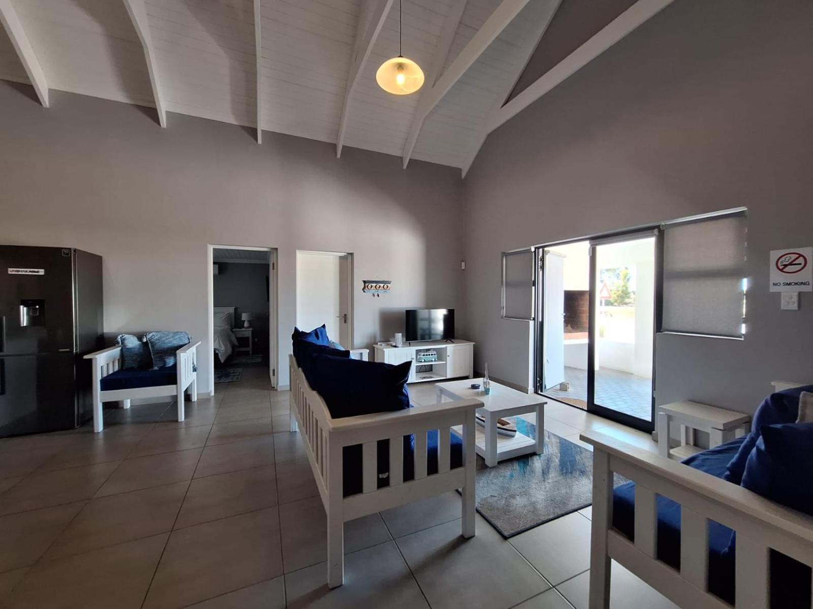 Three-Bedroom House photo 2