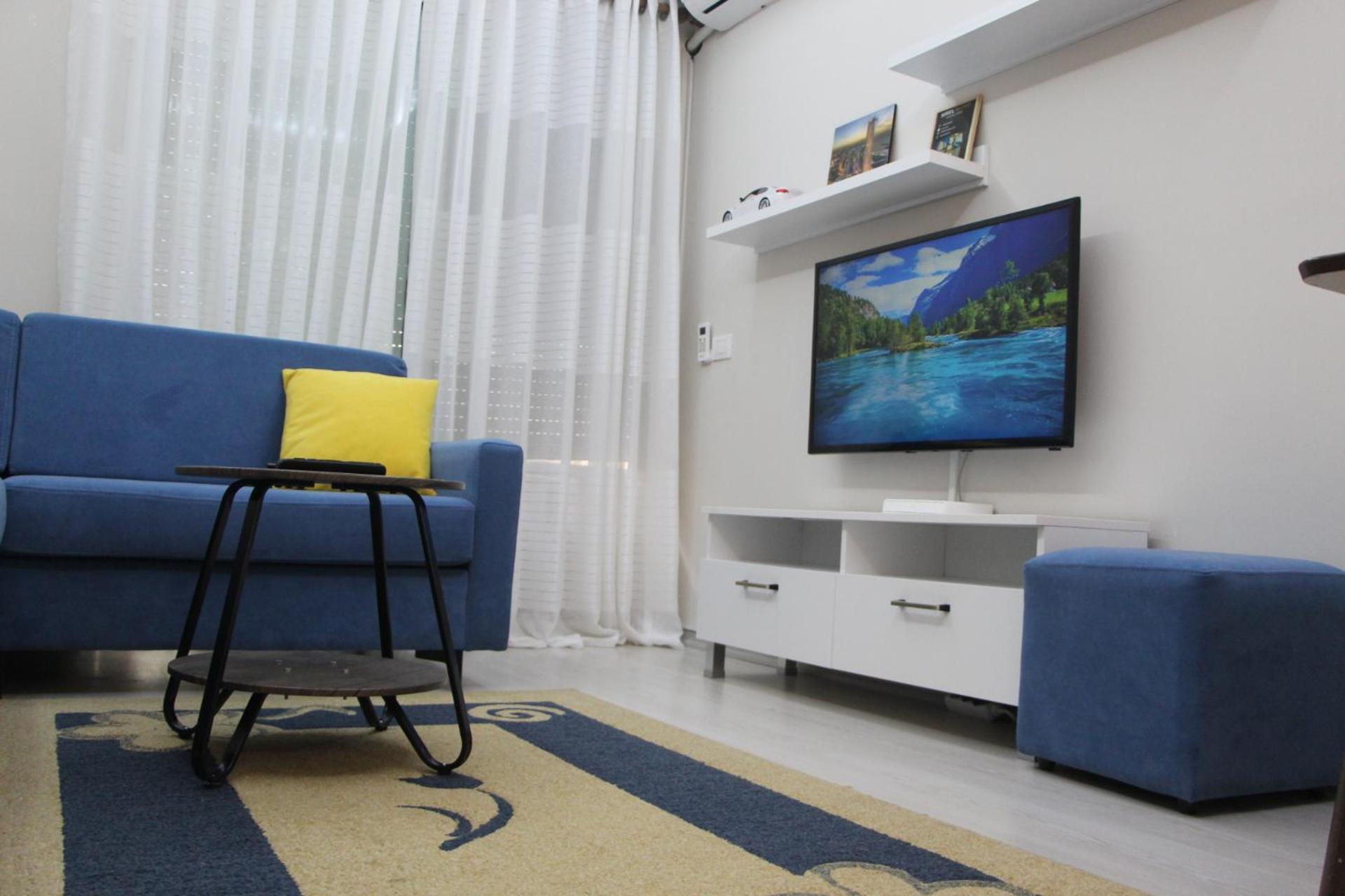 One-Bedroom Apartment photo 2