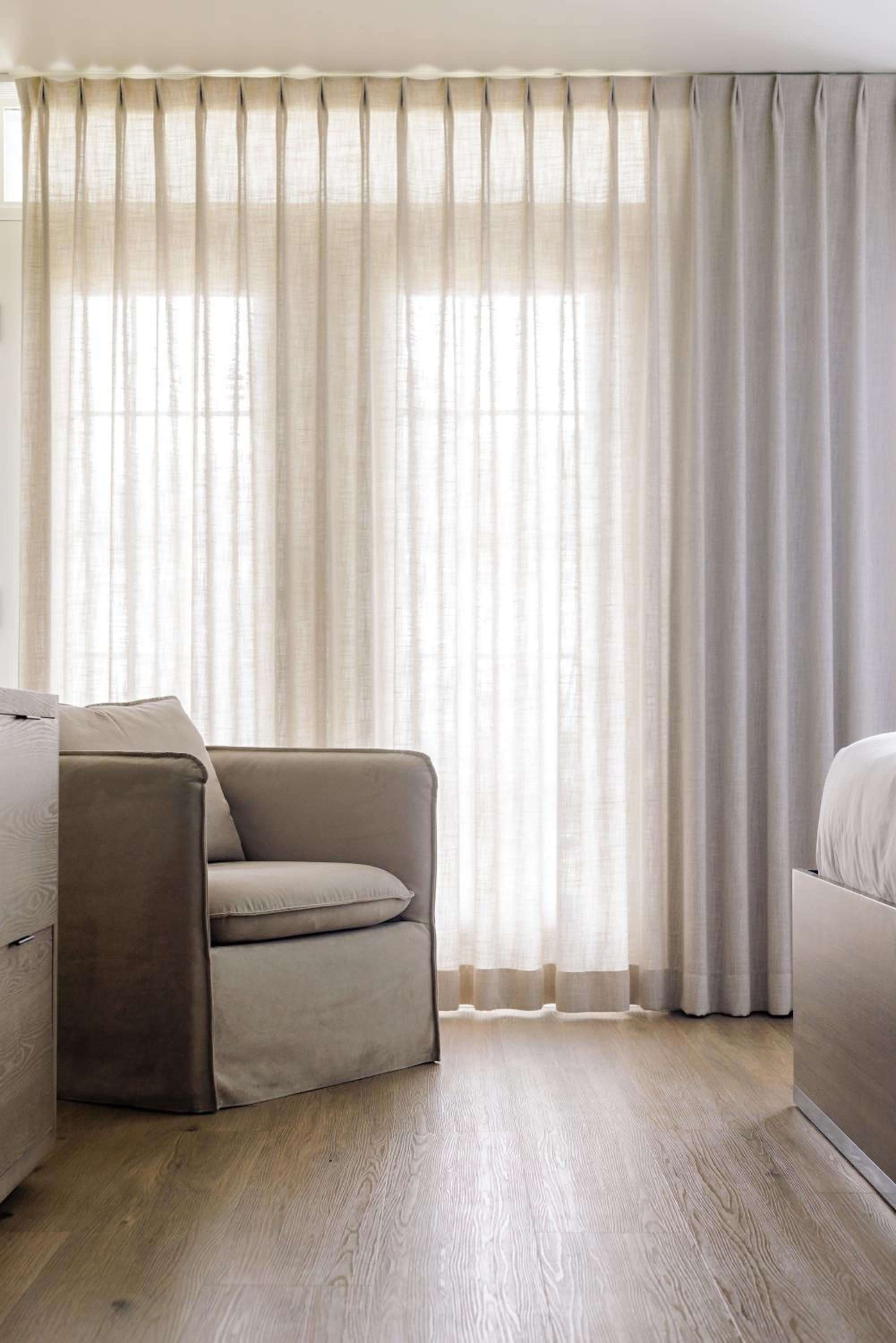 Queen Room with Two Queen Beds and Balcony - Upper Floor/Non-Smoking - Photo 5