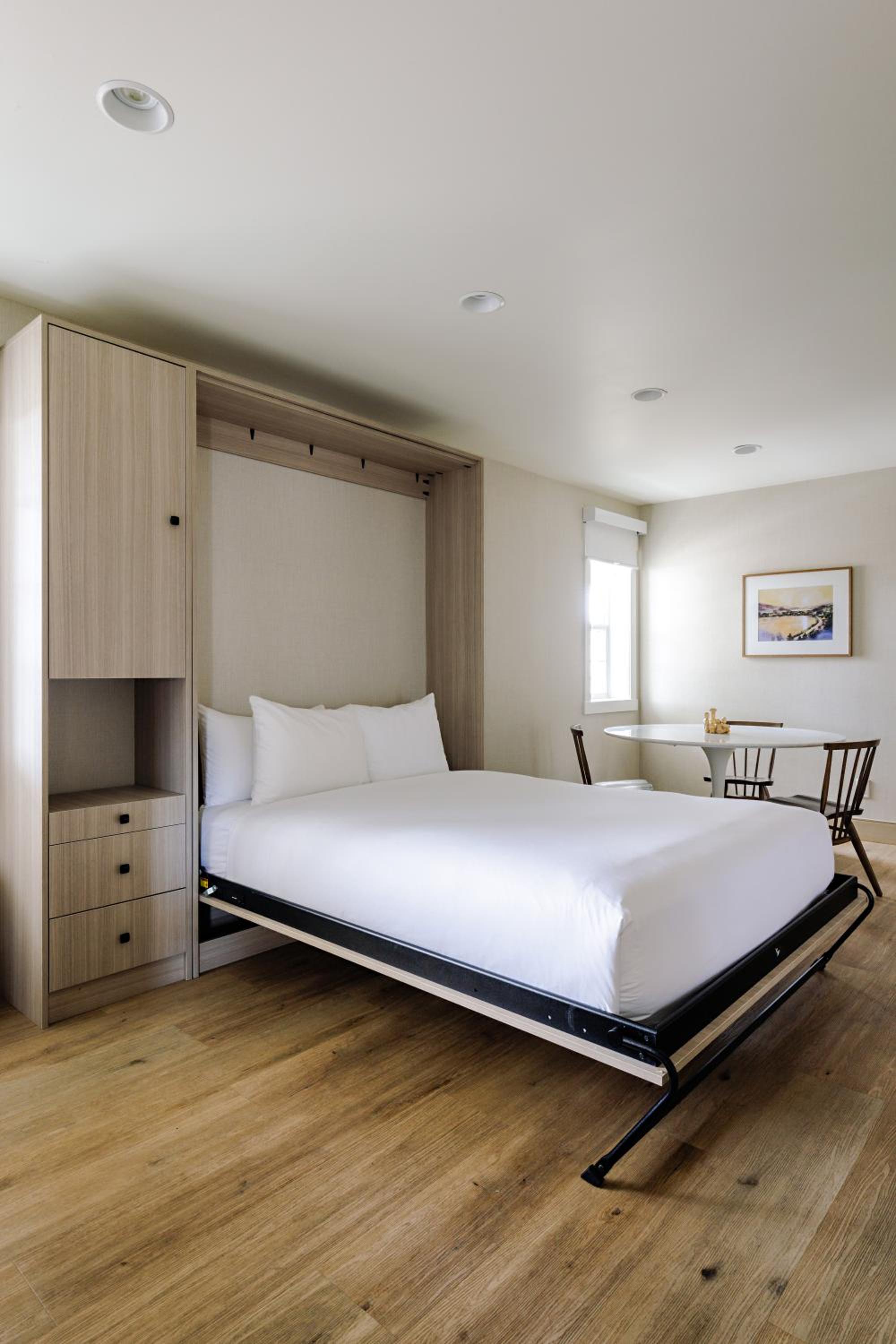 One-Bedroom Queen Suite with Courtyard - Ground Floor/Non-Smoking photo 3