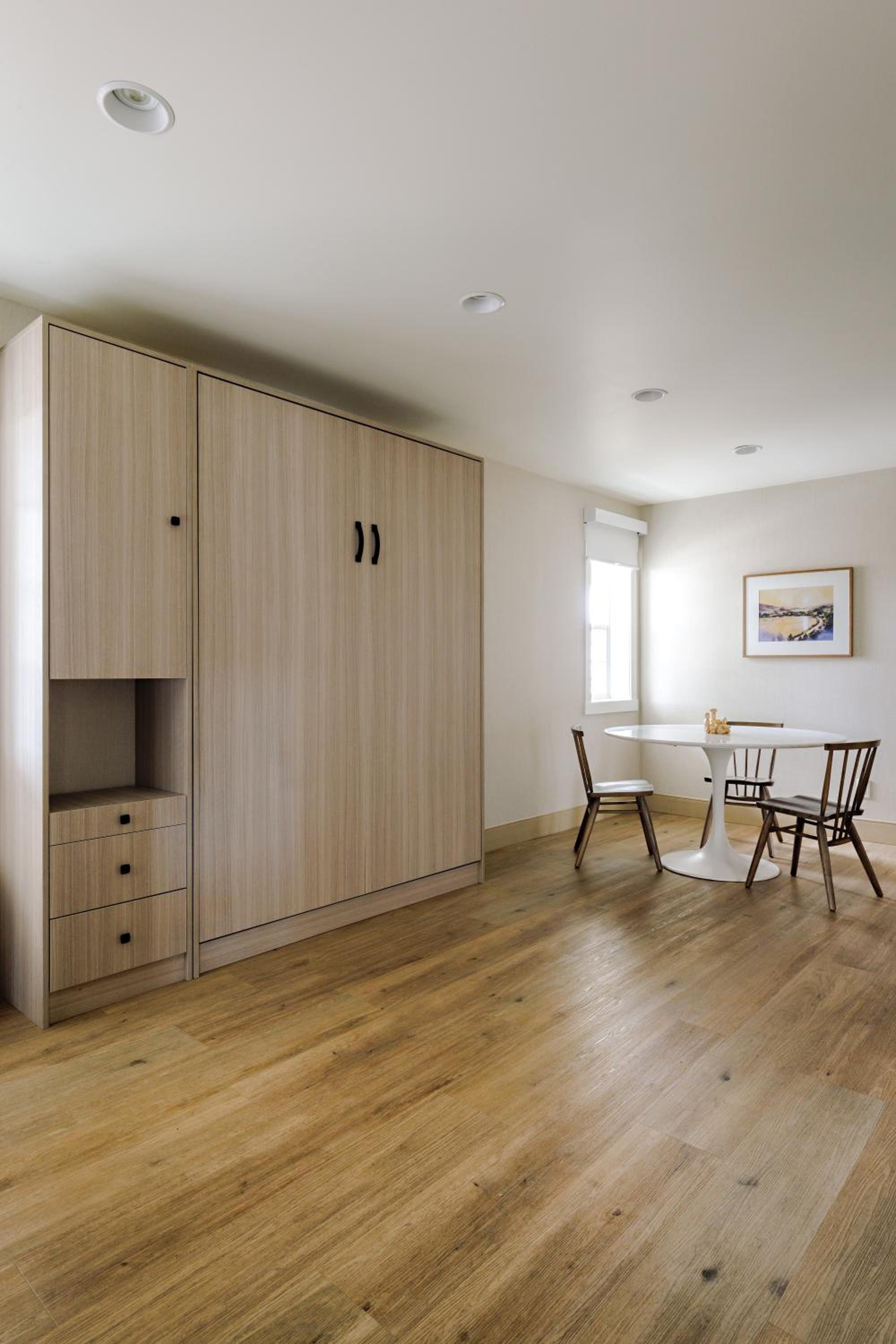 One-Bedroom Queen Suite with Courtyard - Ground Floor/Non-Smoking photo 2
