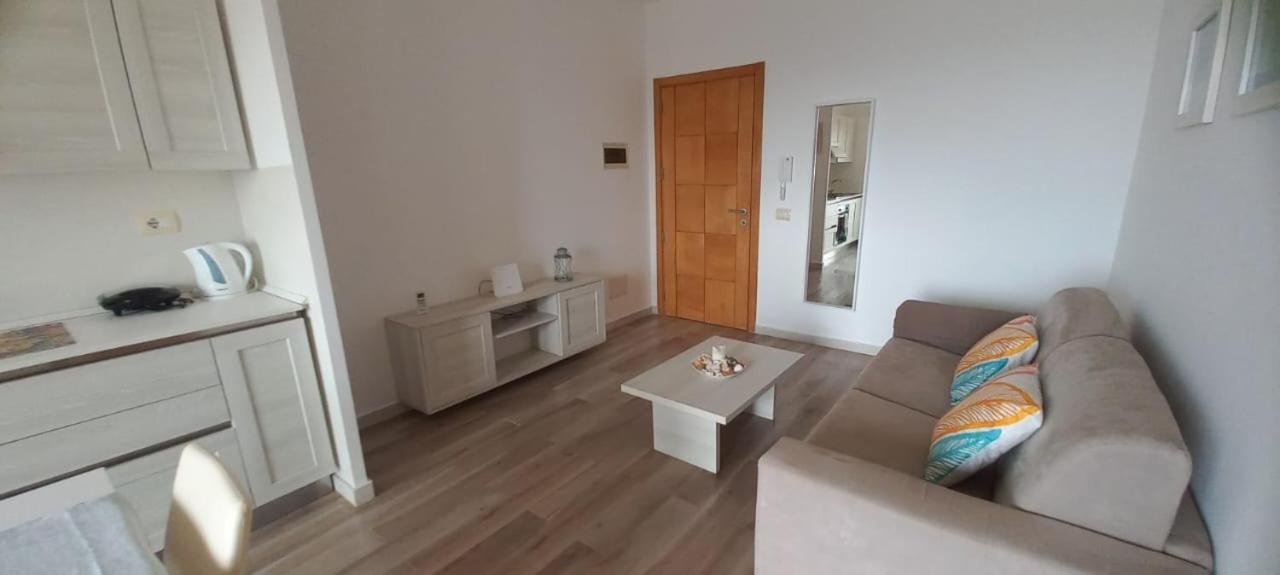 Apartment With Sea View photo 2