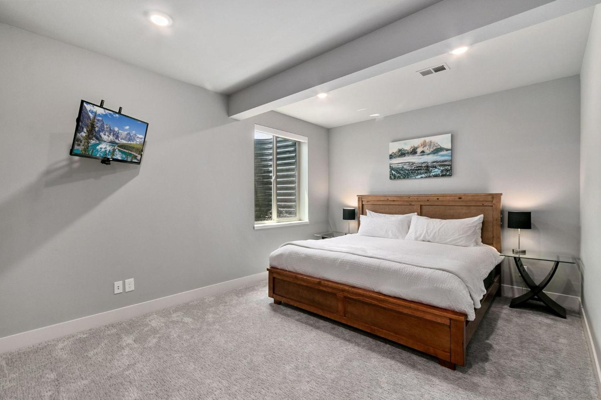 Four-Bedroom House photo 3