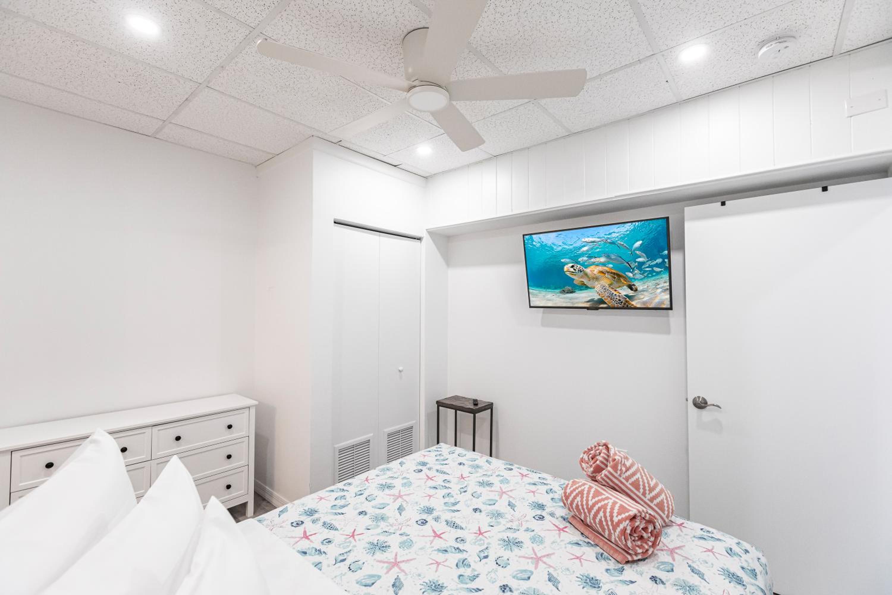 1211 Old Stickney Point Rd, Siesta Key, Fl (Totally Beachin - 2p) No Pool