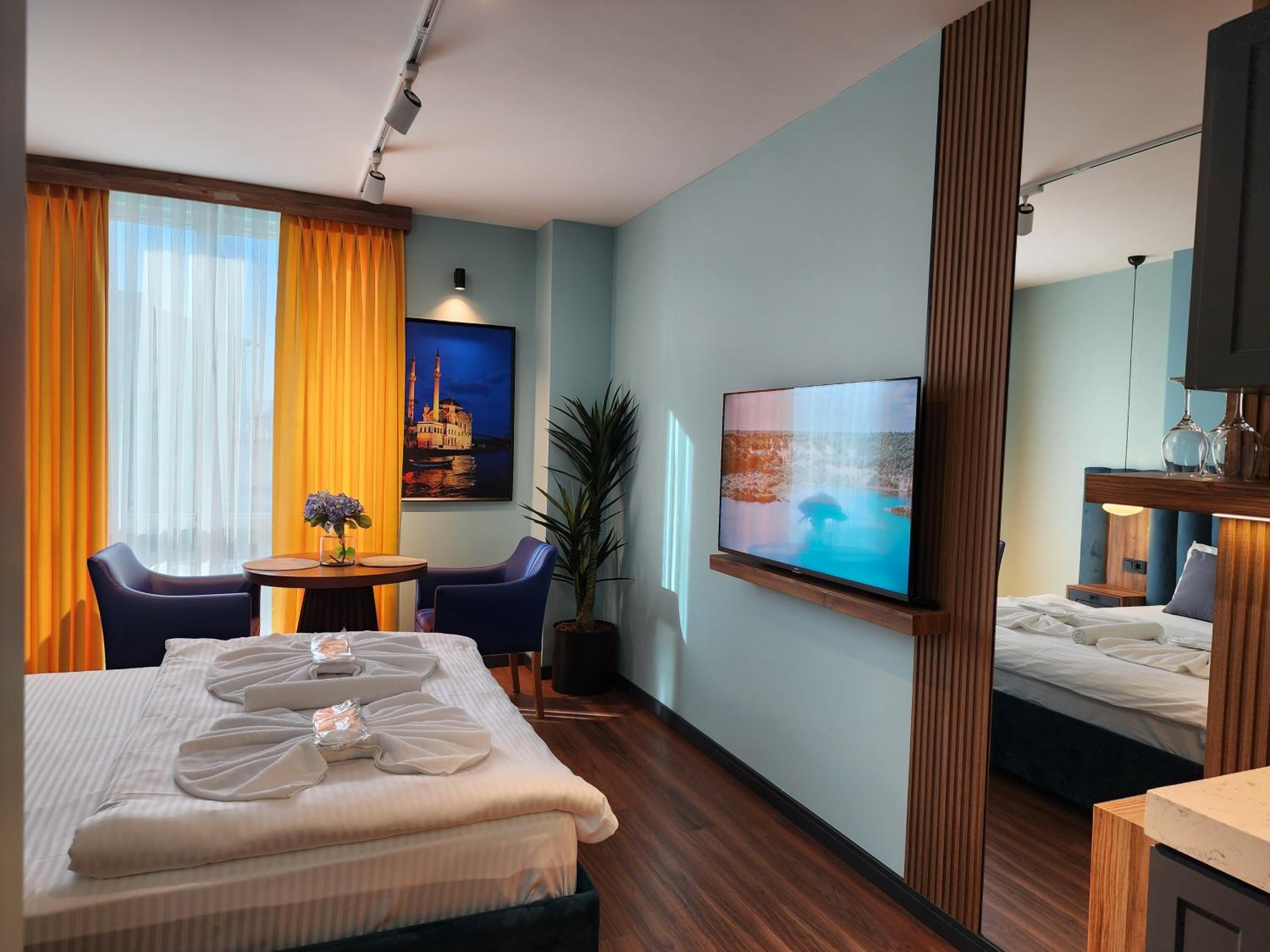 Deluxe Suite