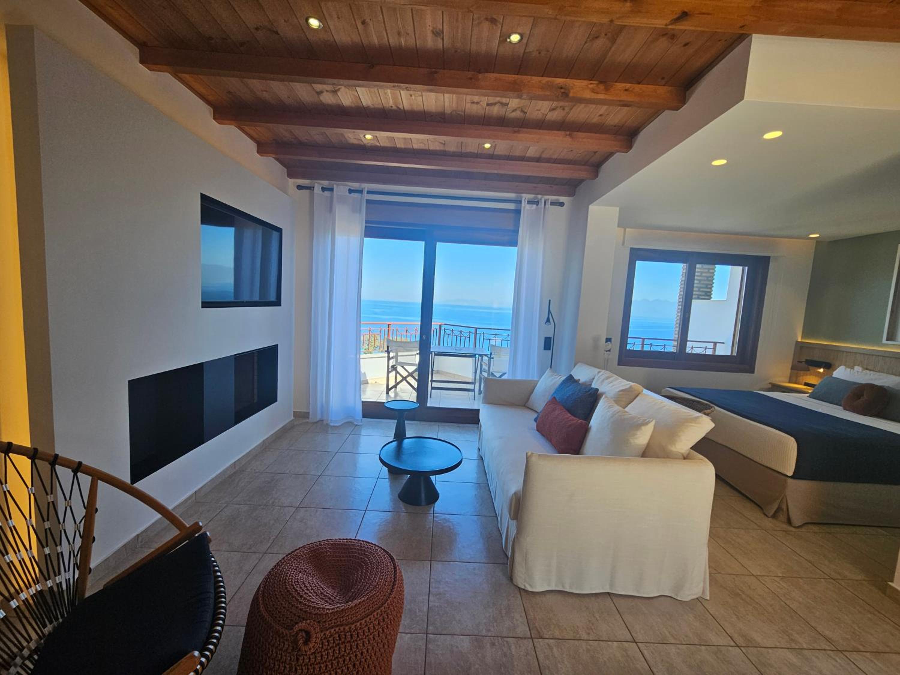 One-Bedroom Suite (2 Adults)